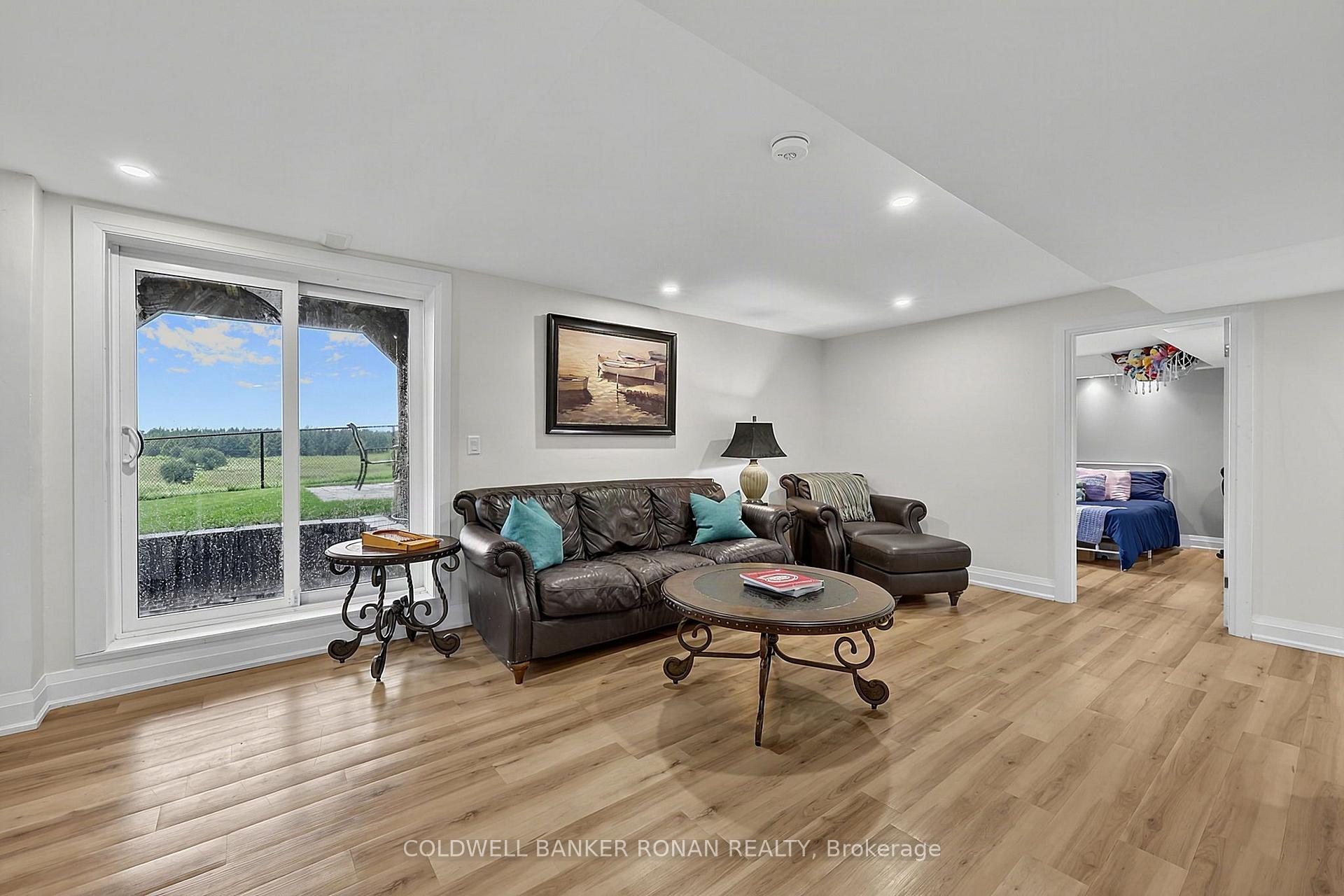 Photo 36 of 190 Strachan Trail, New Tecumseth, Beeton — HOMEH
