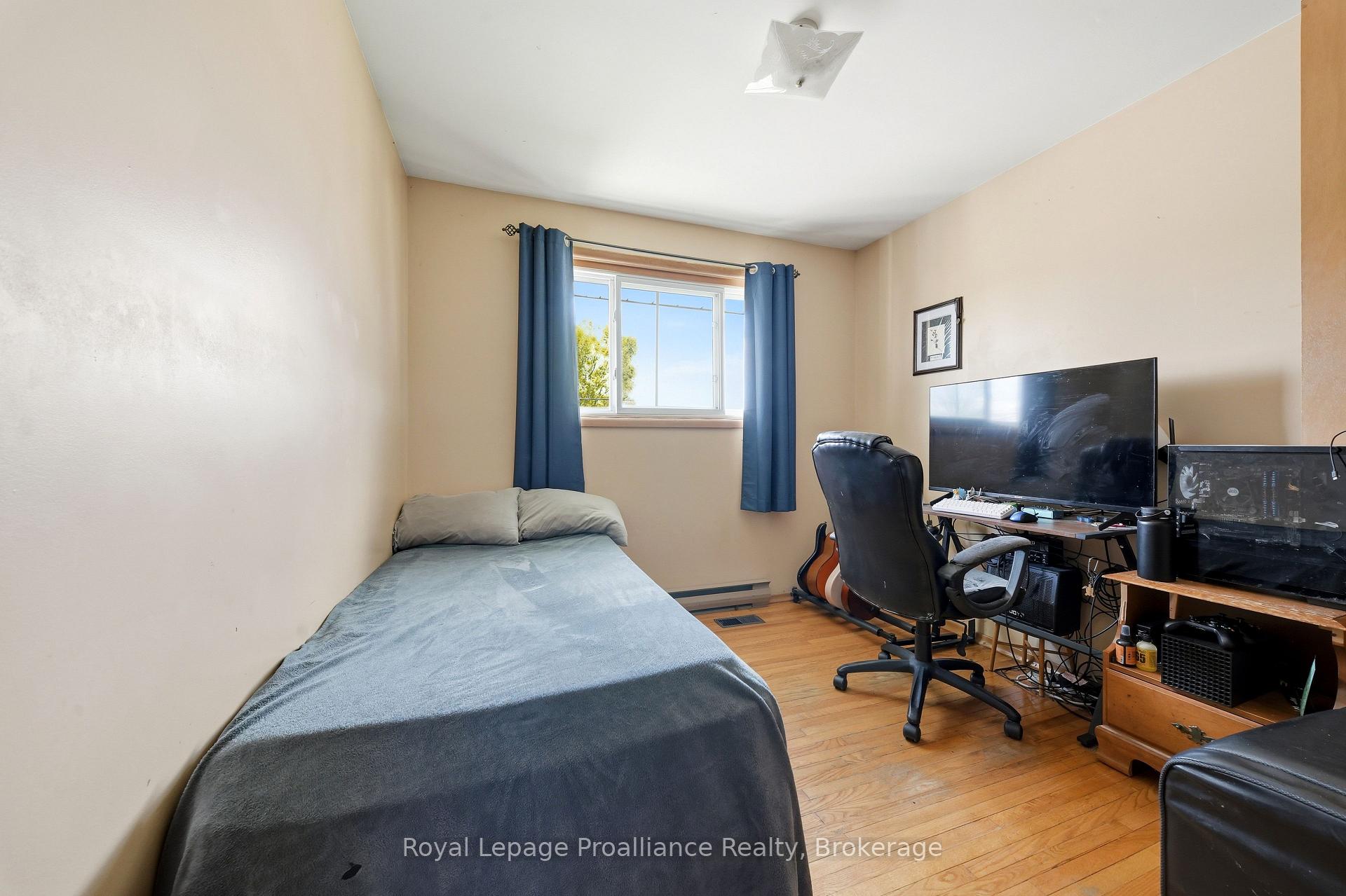 Photo 23 of 26 Johnson Street, Belleville, Belleville Ward — HOMEH