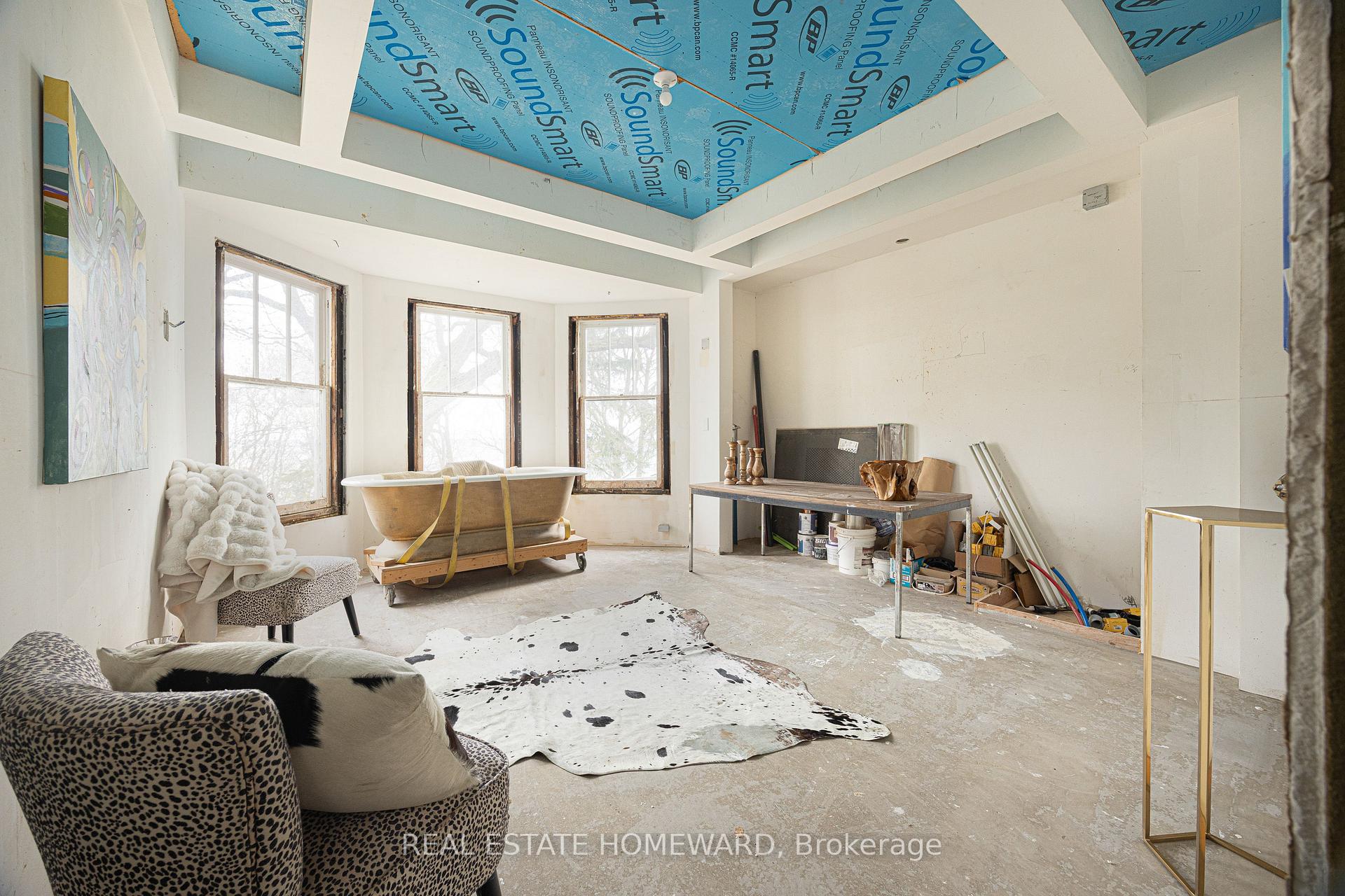 Photo 14 of 3025 Queen Street E, Scarborough, Birchcliffe-Cliffside — HOMEH