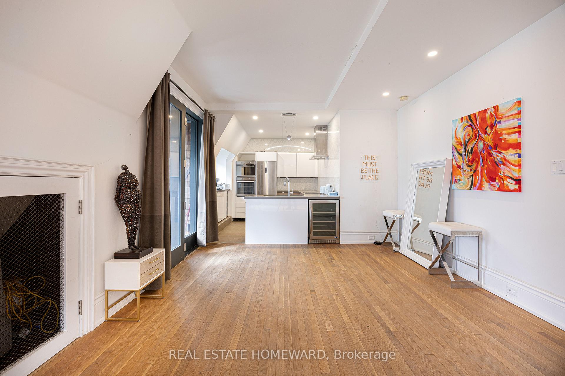 Photo 17 of 3025 Queen Street E, Scarborough, Birchcliffe-Cliffside — HOMEH
