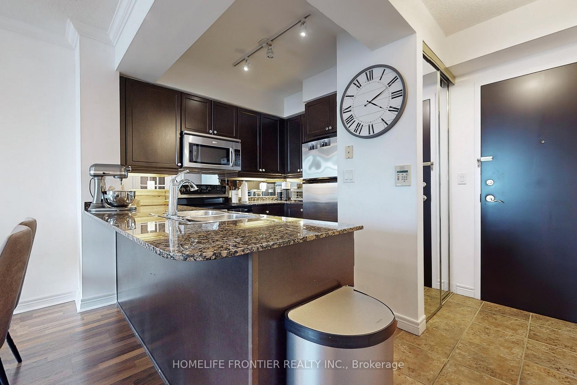 Photo 8 of Unit 610, 100 Promenade Circle, Vaughan, Brownridge — HOMEH