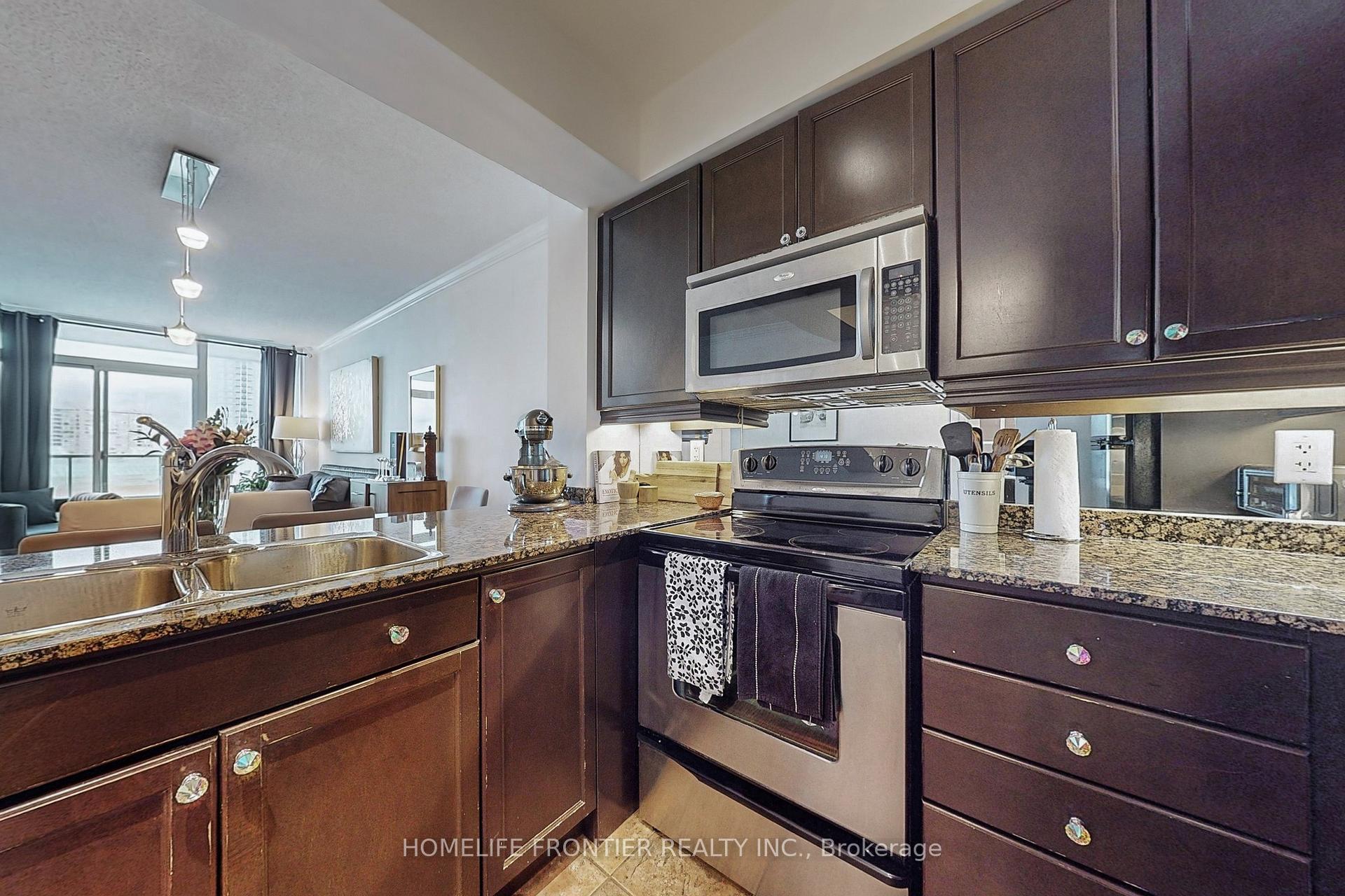 Photo 17 of Unit 610, 100 Promenade Circle, Vaughan, Brownridge — HOMEH