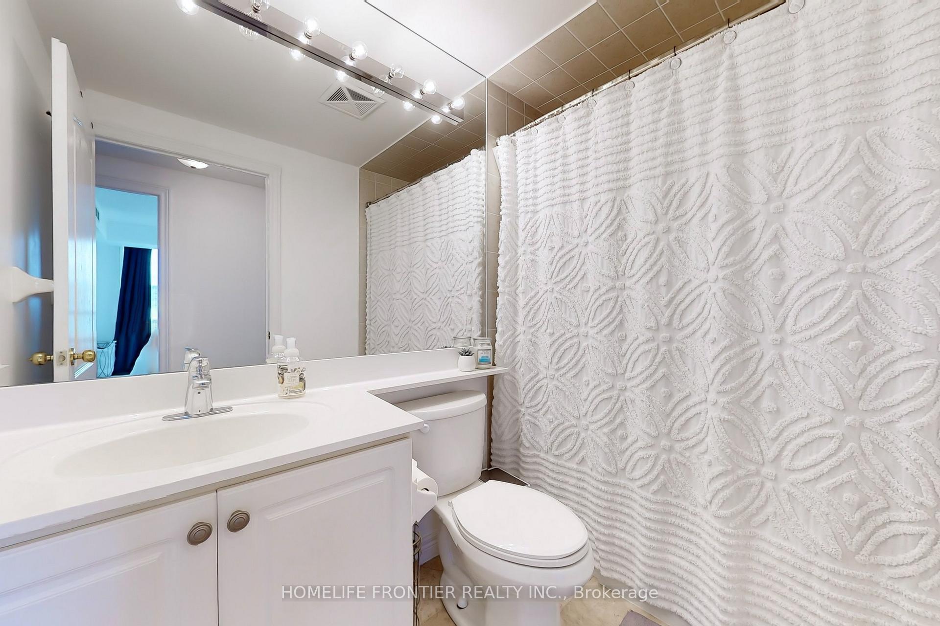 Photo 21 of Unit 610, 100 Promenade Circle, Vaughan, Brownridge — HOMEH