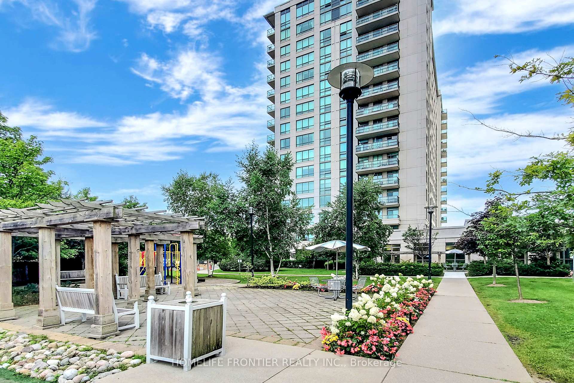 Photo 29 of Unit 610, 100 Promenade Circle, Vaughan, Brownridge — HOMEH