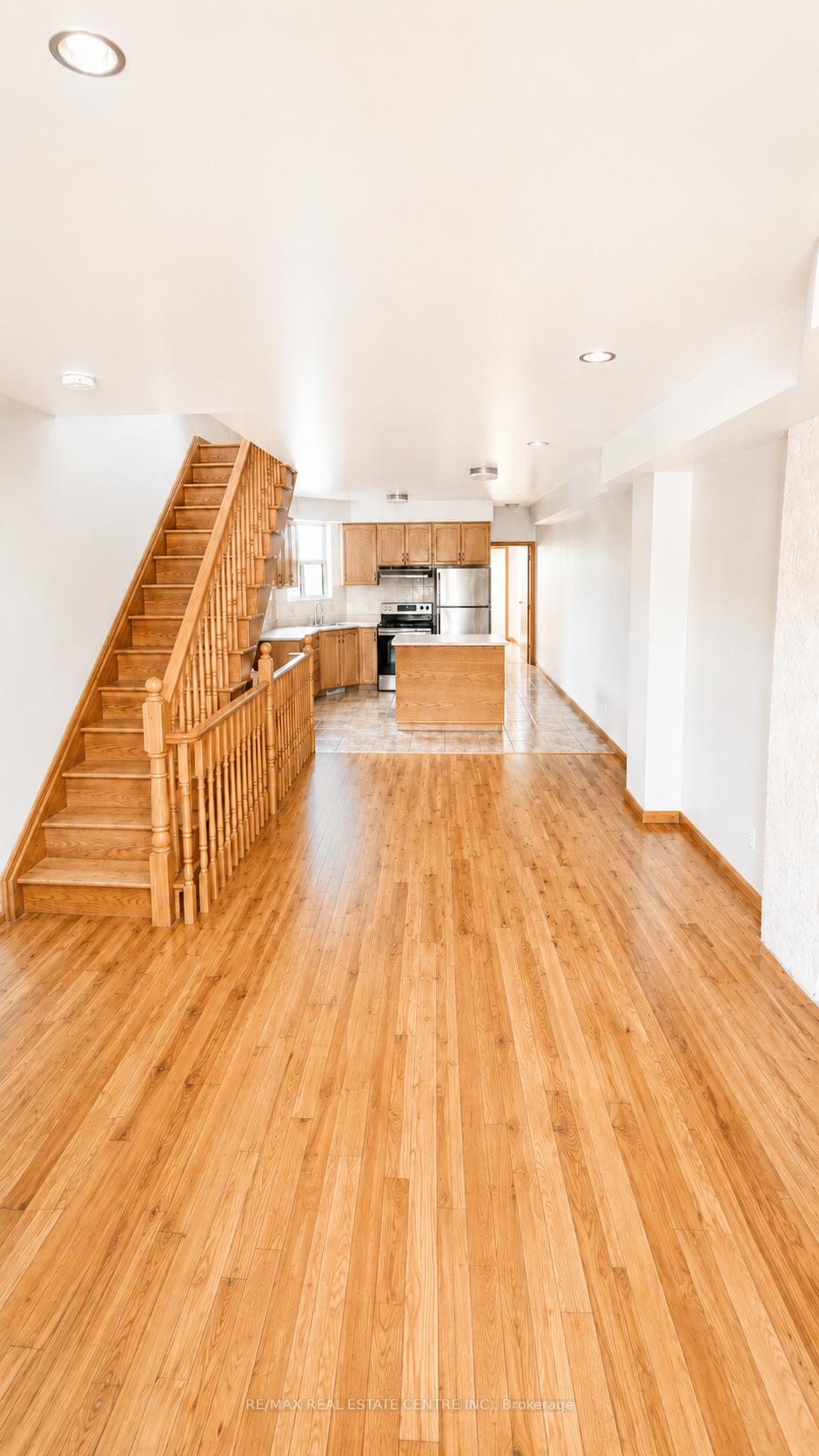 Photo 1 of Unit Upper, 908 Ossington Avenue, Toronto, Dovercourt-Wallace Emerson-Junction — HOMEH
