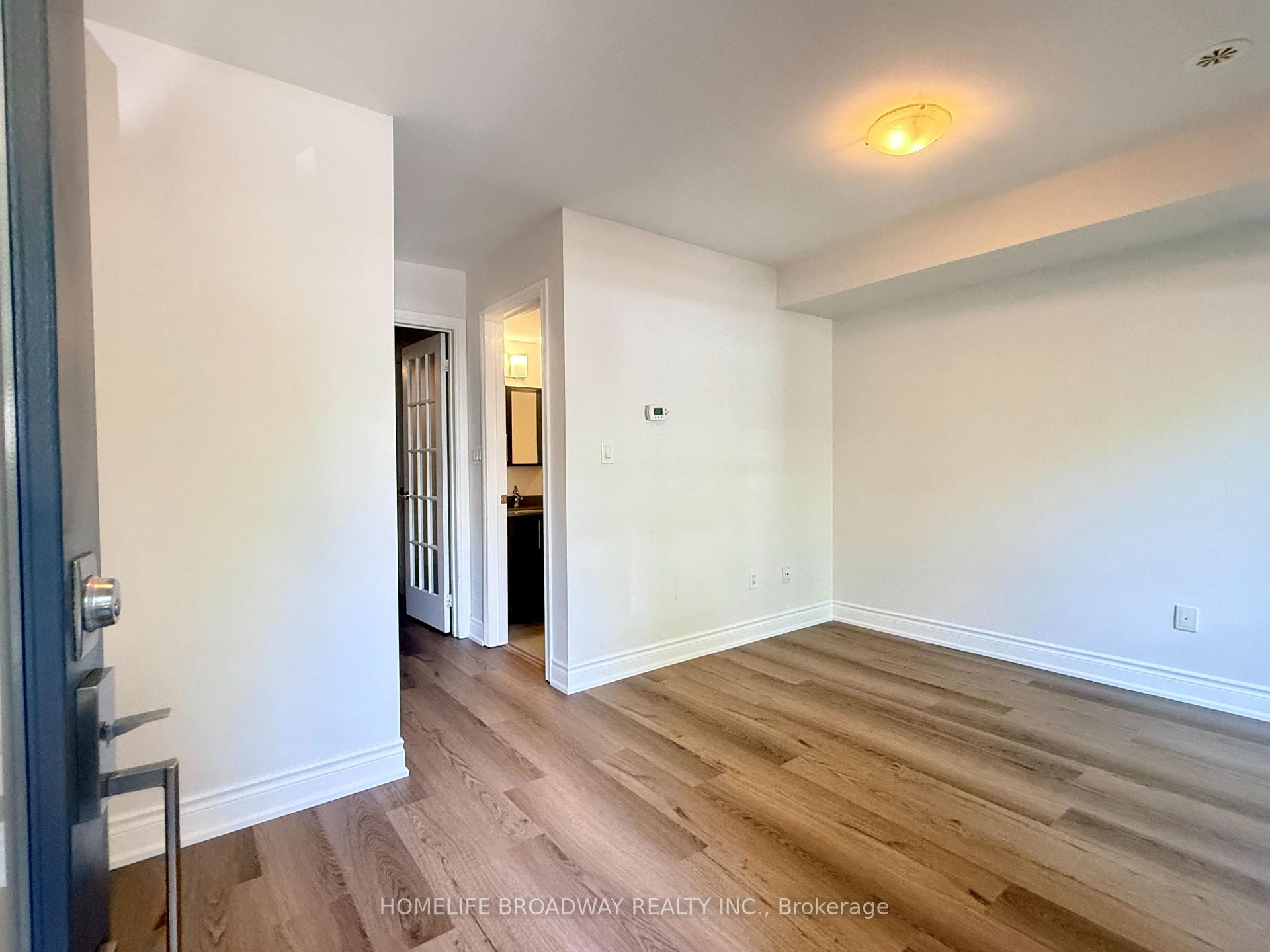Photo 2 of 303 South Park Road, Markham, Commerce Valley — HOMEH