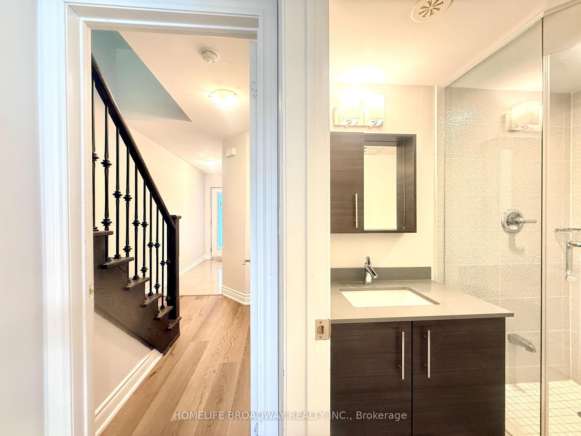 Photo 5 of 303 South Park Road, Markham, Commerce Valley — HOMEH