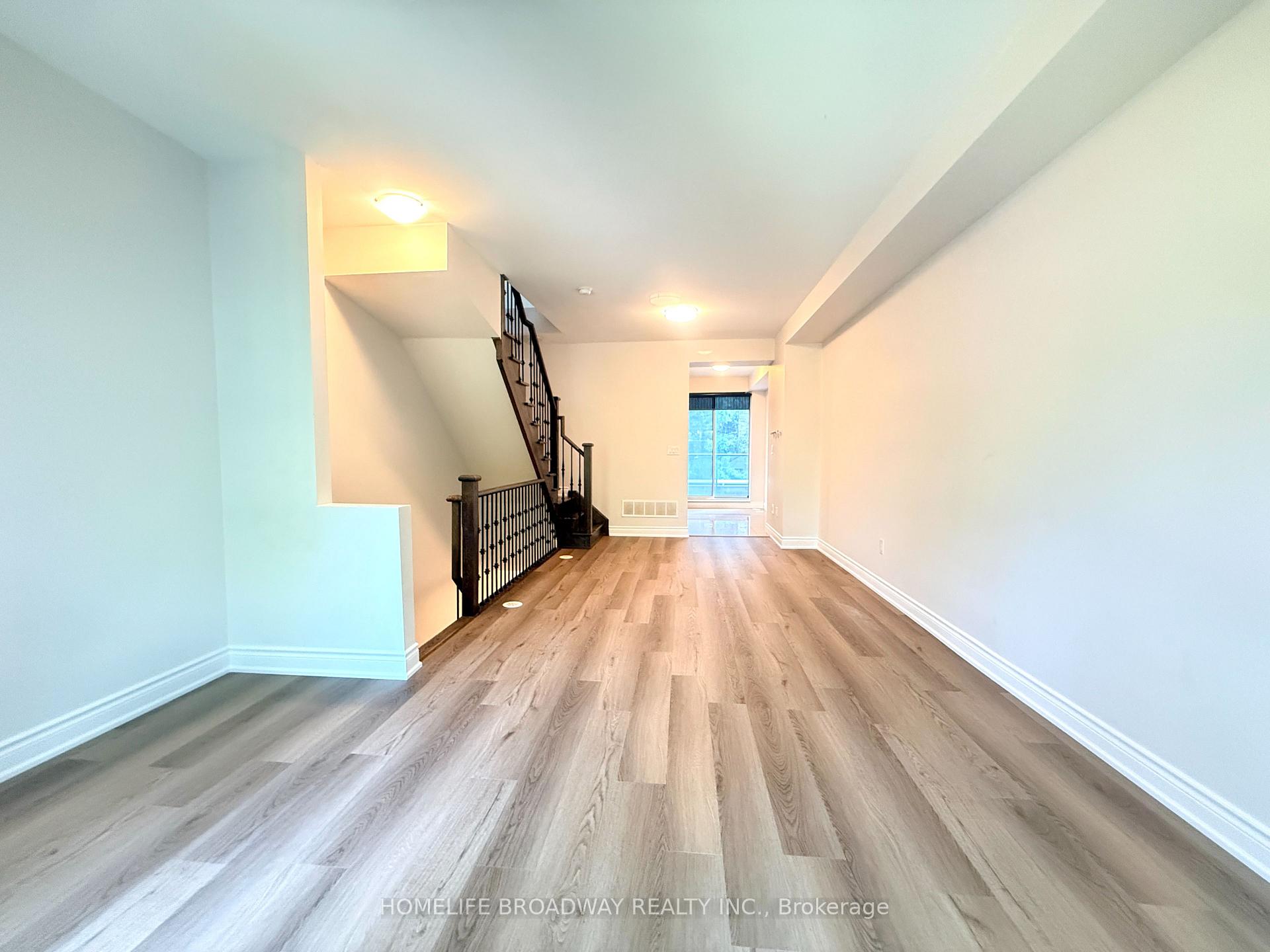 Photo 13 of 303 South Park Road, Markham, Commerce Valley — HOMEH