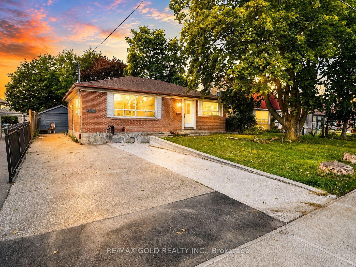 Photo 1 of 3352 Etude Drive, Mississauga, Malton — HOMEH