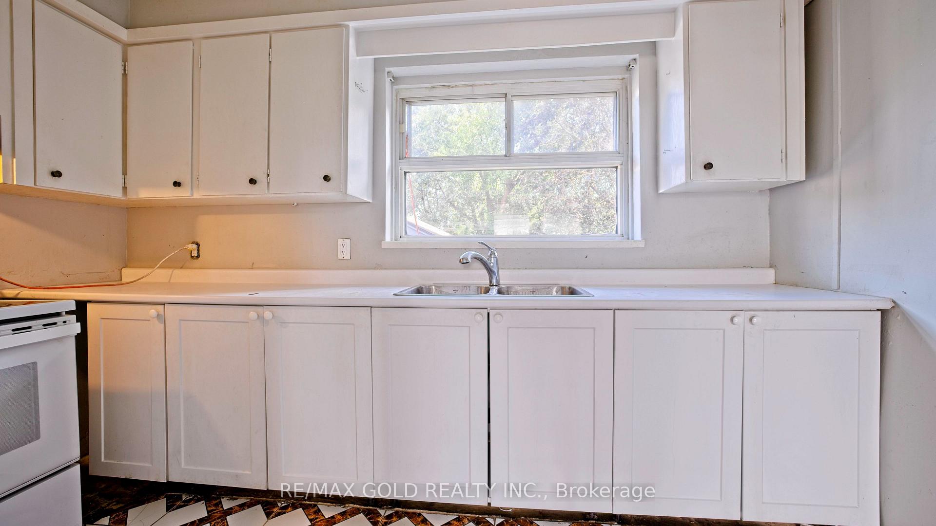 Photo 18 of 3352 Etude Drive, Mississauga, Malton — HOMEH