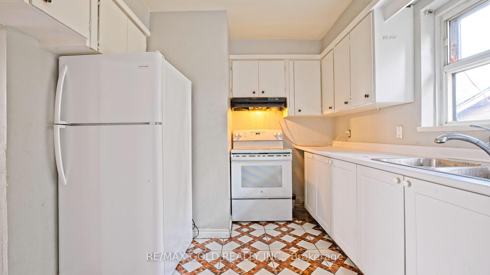 Photo 19 of 3352 Etude Drive, Mississauga, Malton — HOMEH