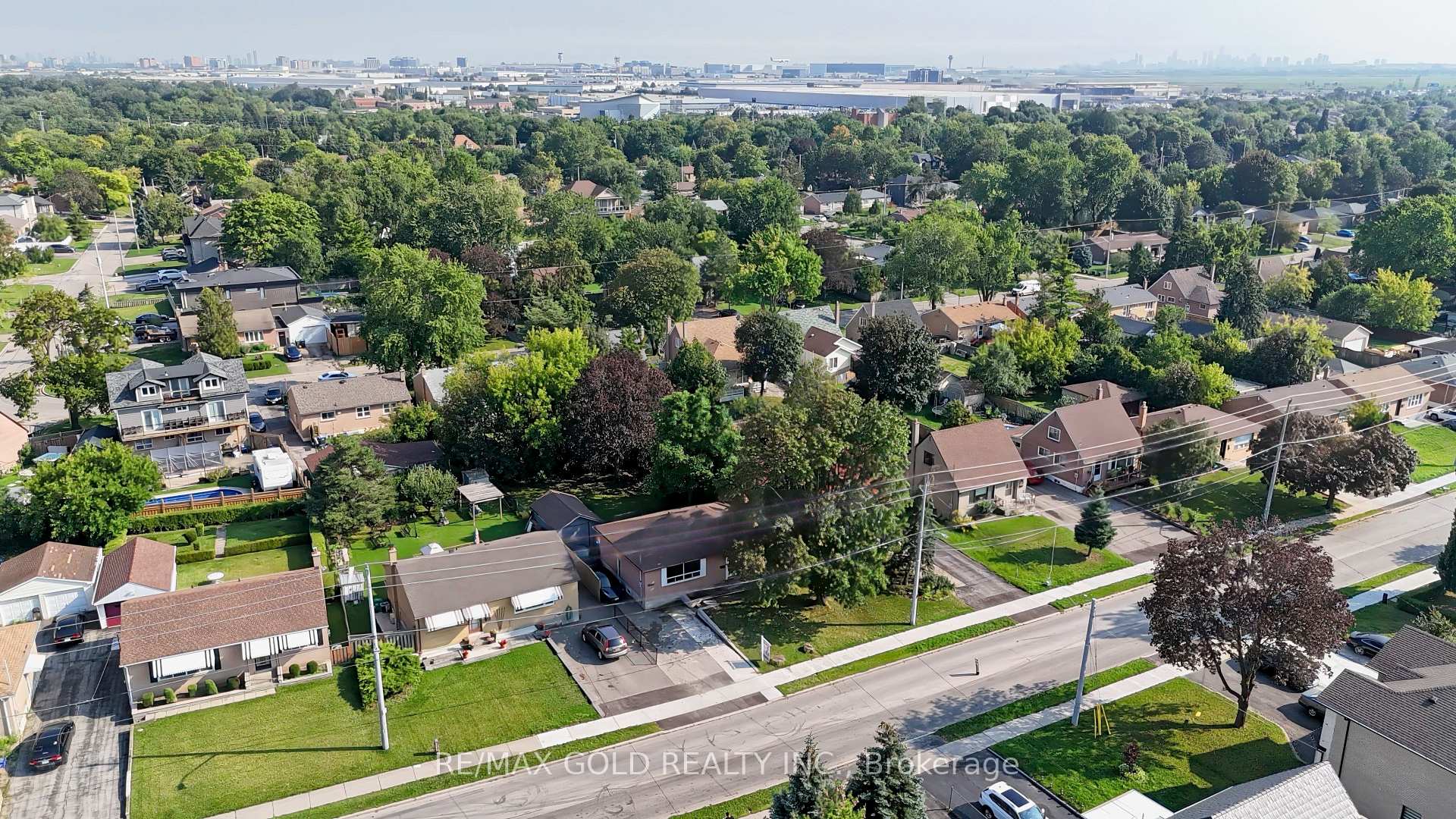 Photo 32 of 3352 Etude Drive, Mississauga, Malton — HOMEH