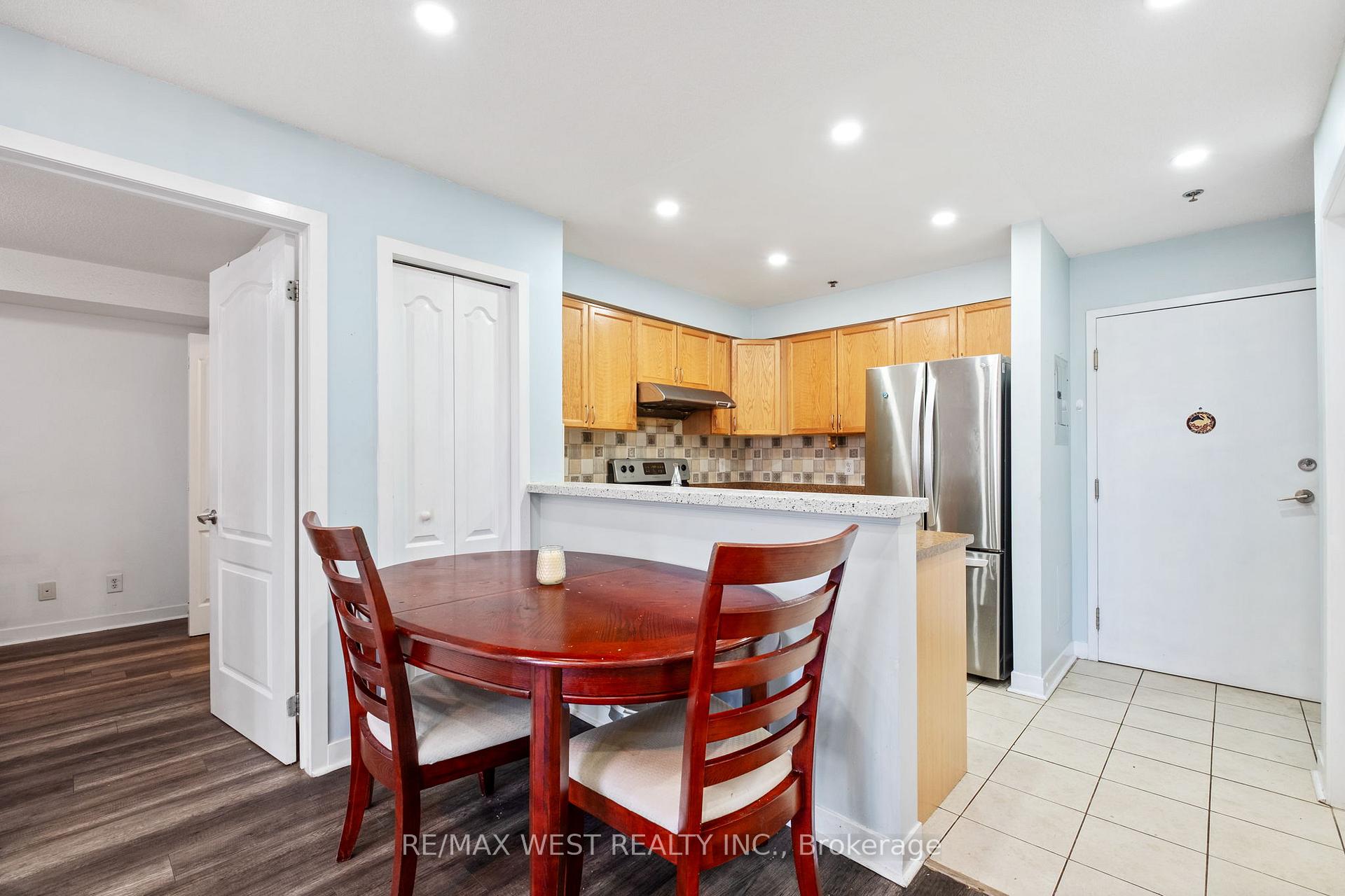 Photo 5 of Unit 208, 4 Dayspring Circle, Brampton, Goreway Drive Corridor — HOMEH