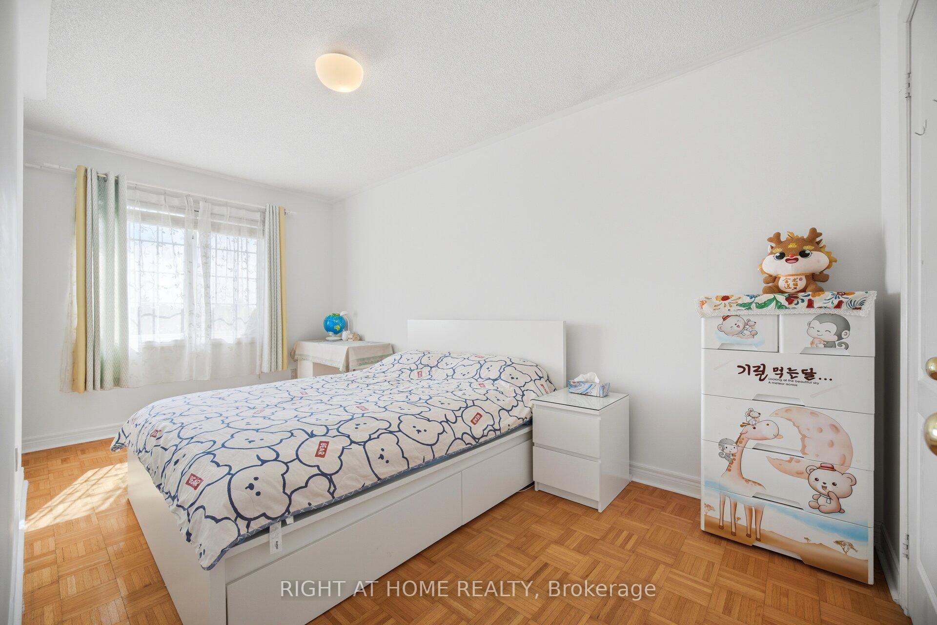 Photo 13 of 8 Richelieu Court, Caledon, Bolton East — HOMEH