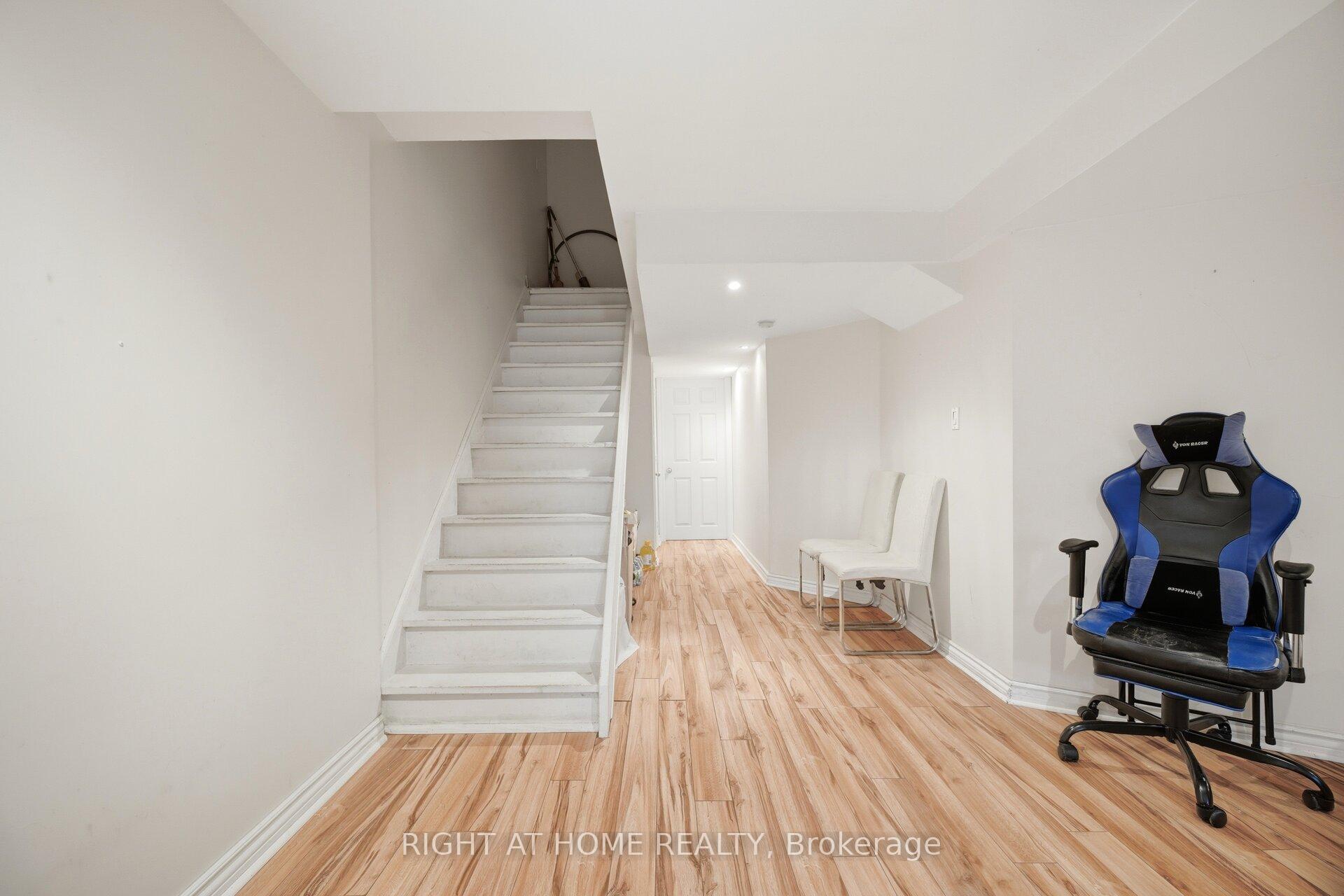 Photo 17 of 8 Richelieu Court, Caledon, Bolton East — HOMEH