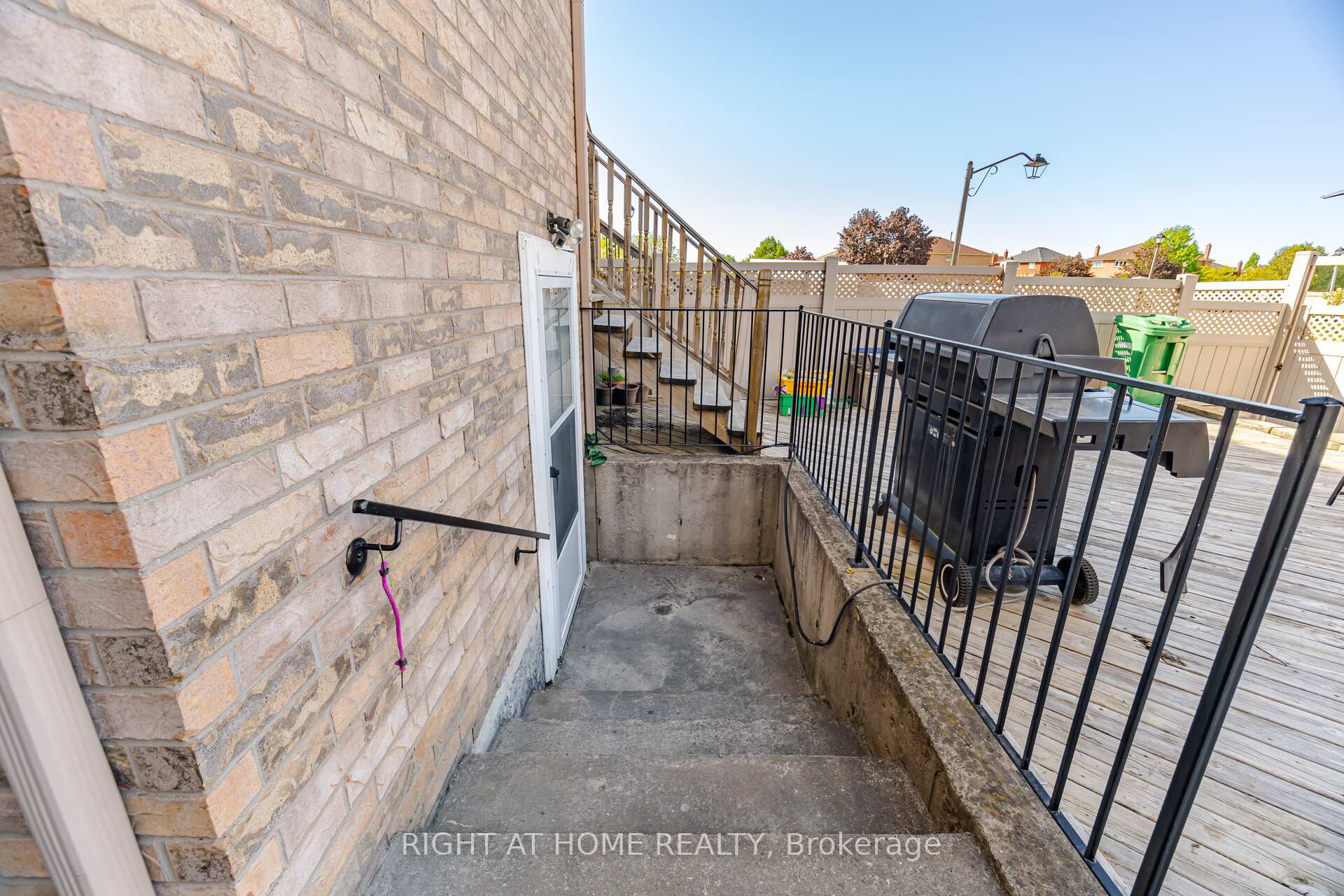 Photo 20 of 8 Richelieu Court, Caledon, Bolton East — HOMEH
