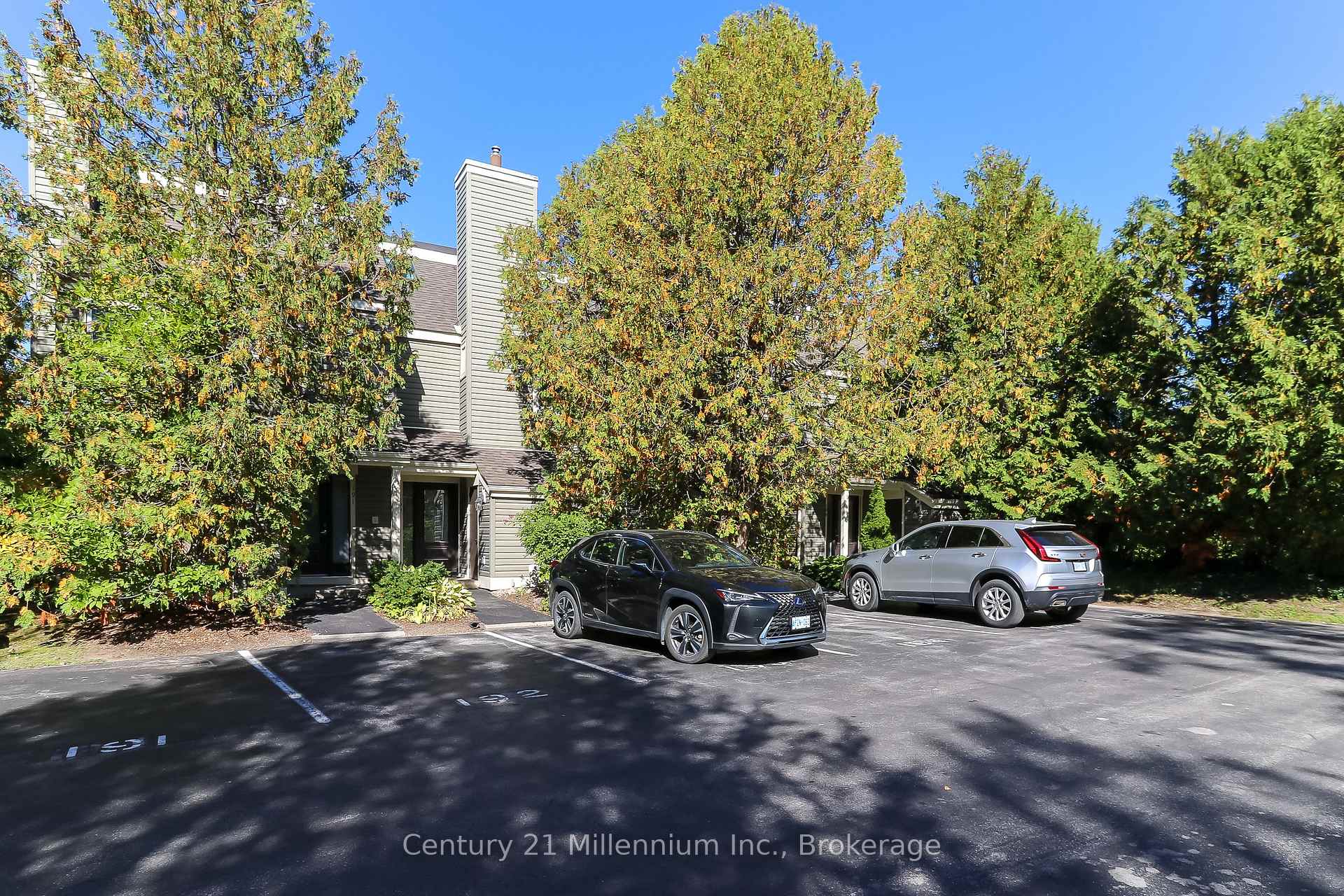 Photo 1 of 194 Escarpment Crescent, Collingwood — HOMEH