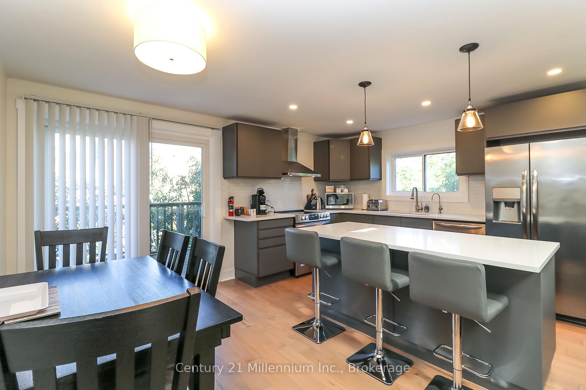 Photo 13 of 194 Escarpment Crescent, Collingwood — HOMEH
