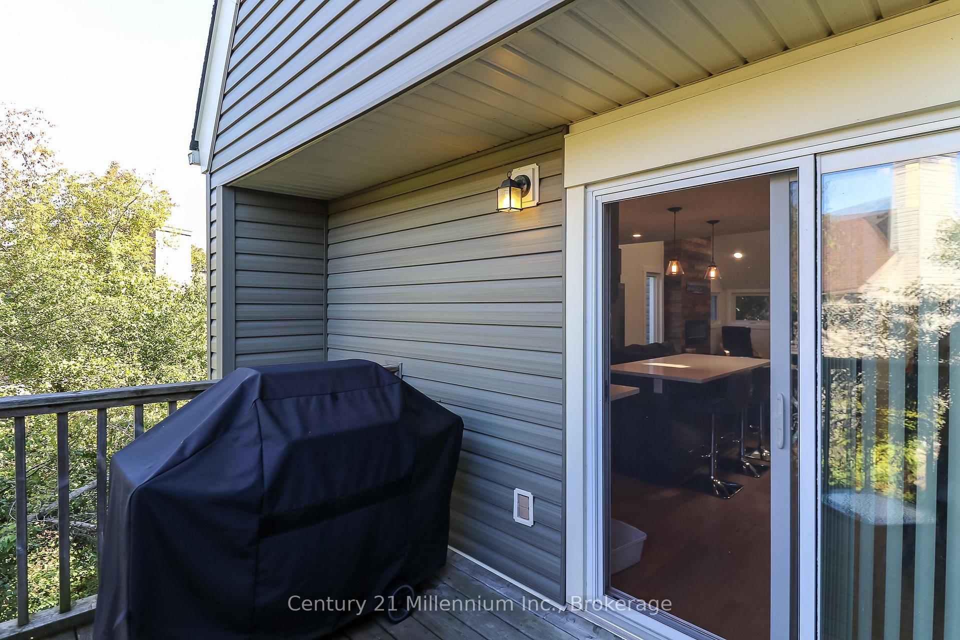 Photo 16 of 194 Escarpment Crescent, Collingwood — HOMEH