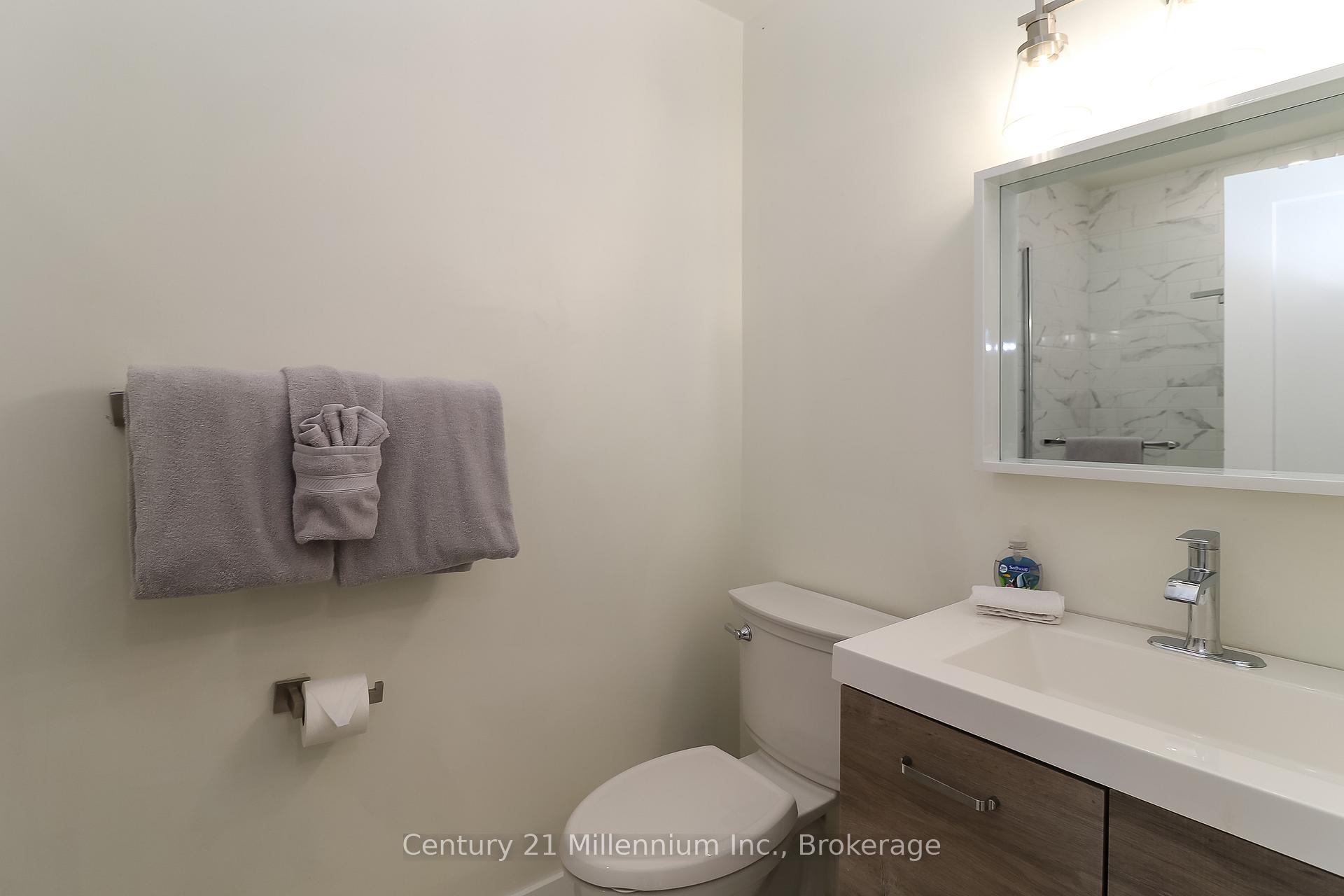 Photo 17 of 194 Escarpment Crescent, Collingwood — HOMEH
