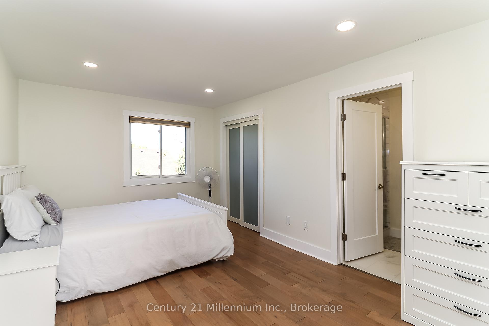 Photo 19 of 194 Escarpment Crescent, Collingwood — HOMEH