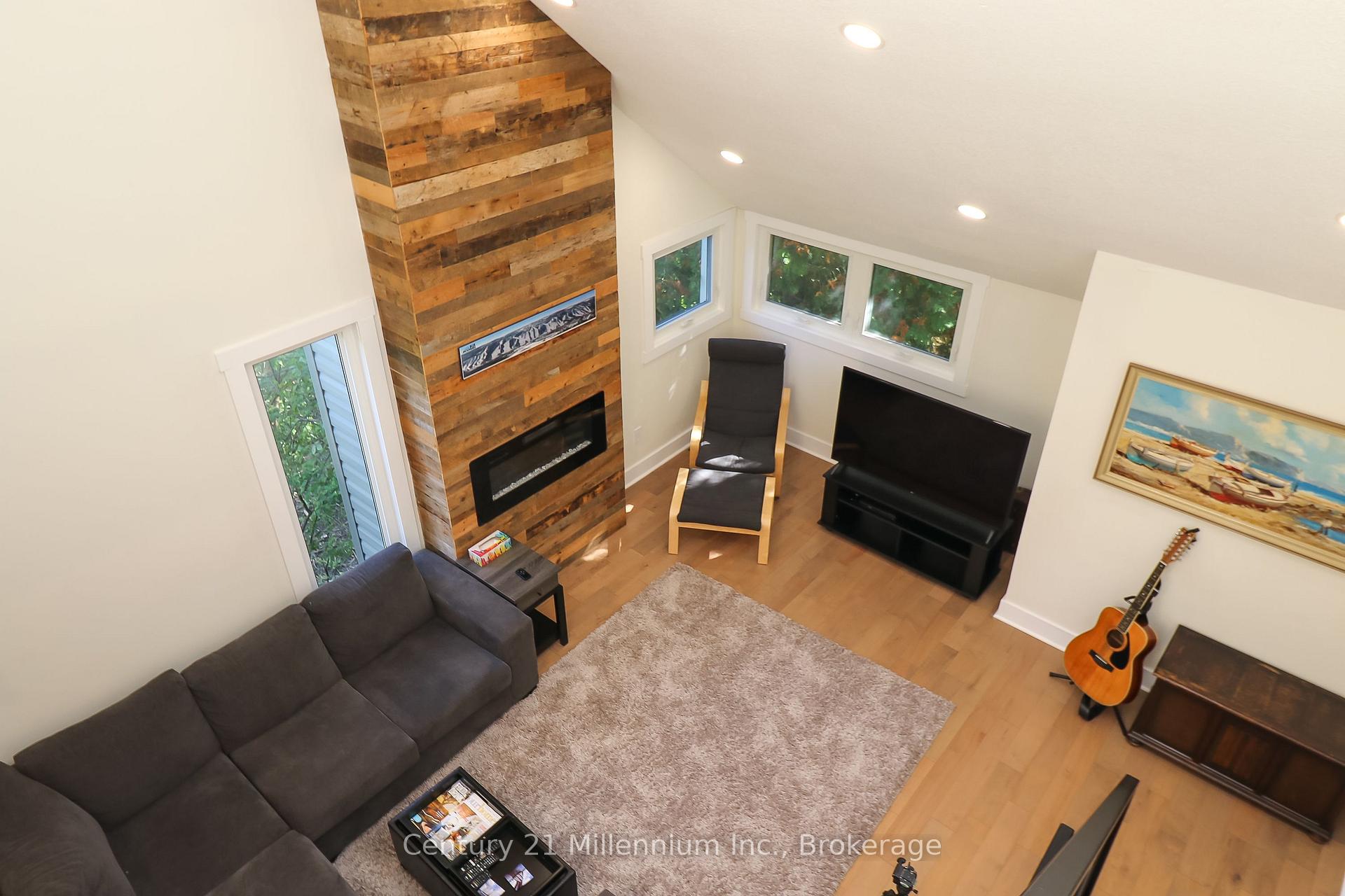 Photo 20 of 194 Escarpment Crescent, Collingwood — HOMEH
