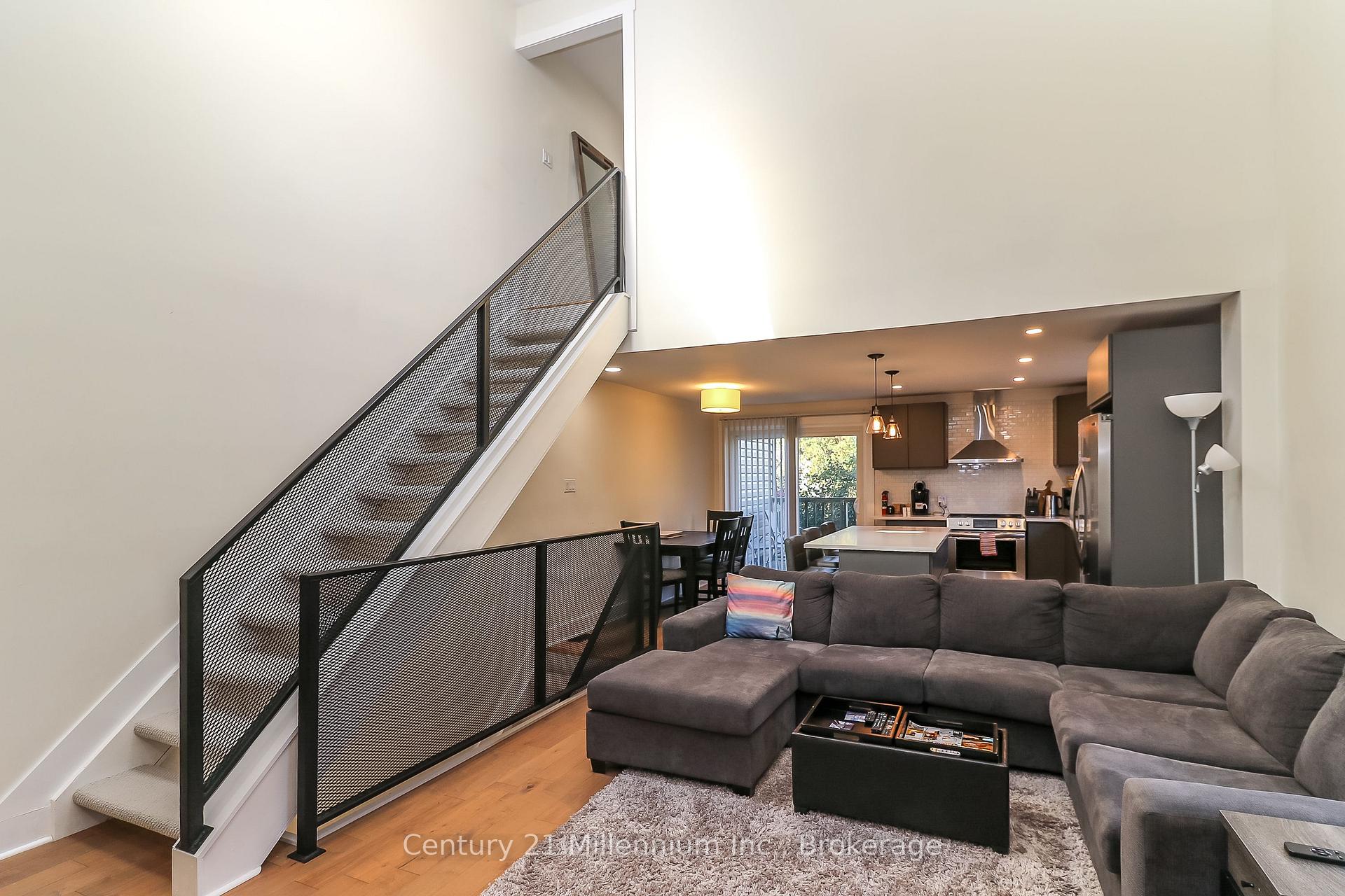Photo 21 of 194 Escarpment Crescent, Collingwood — HOMEH