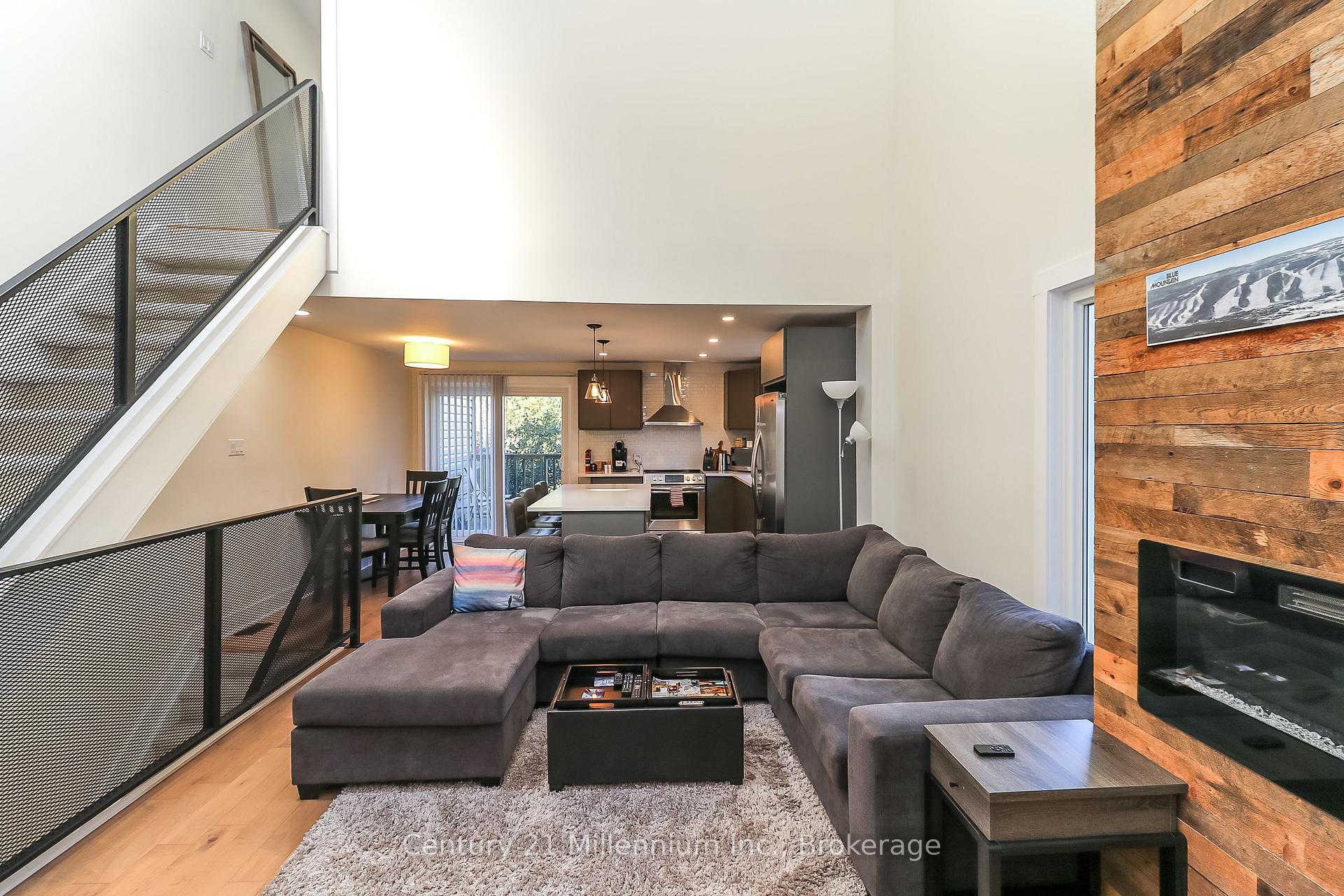 Photo 22 of 194 Escarpment Crescent, Collingwood — HOMEH
