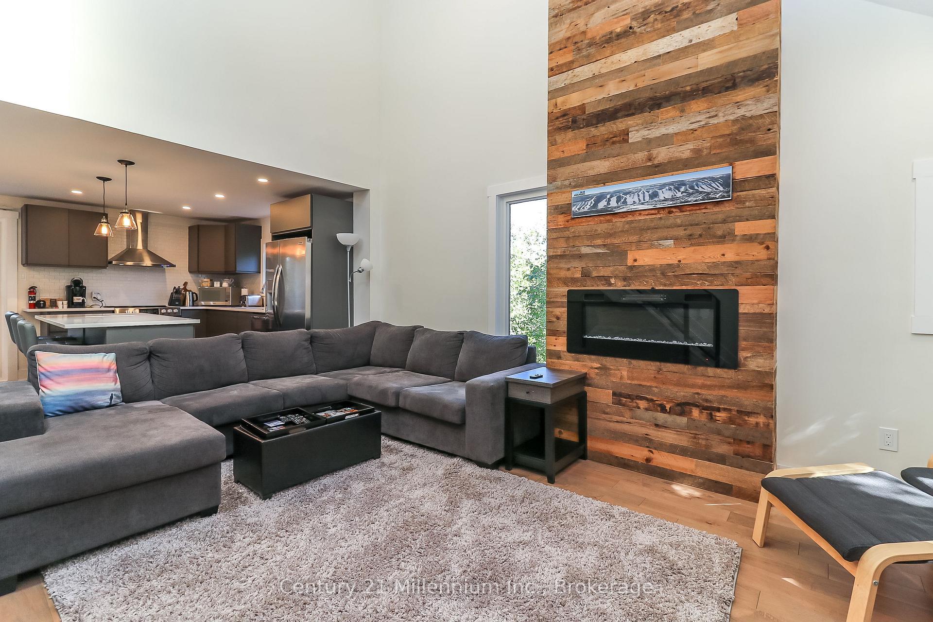Photo 23 of 194 Escarpment Crescent, Collingwood — HOMEH