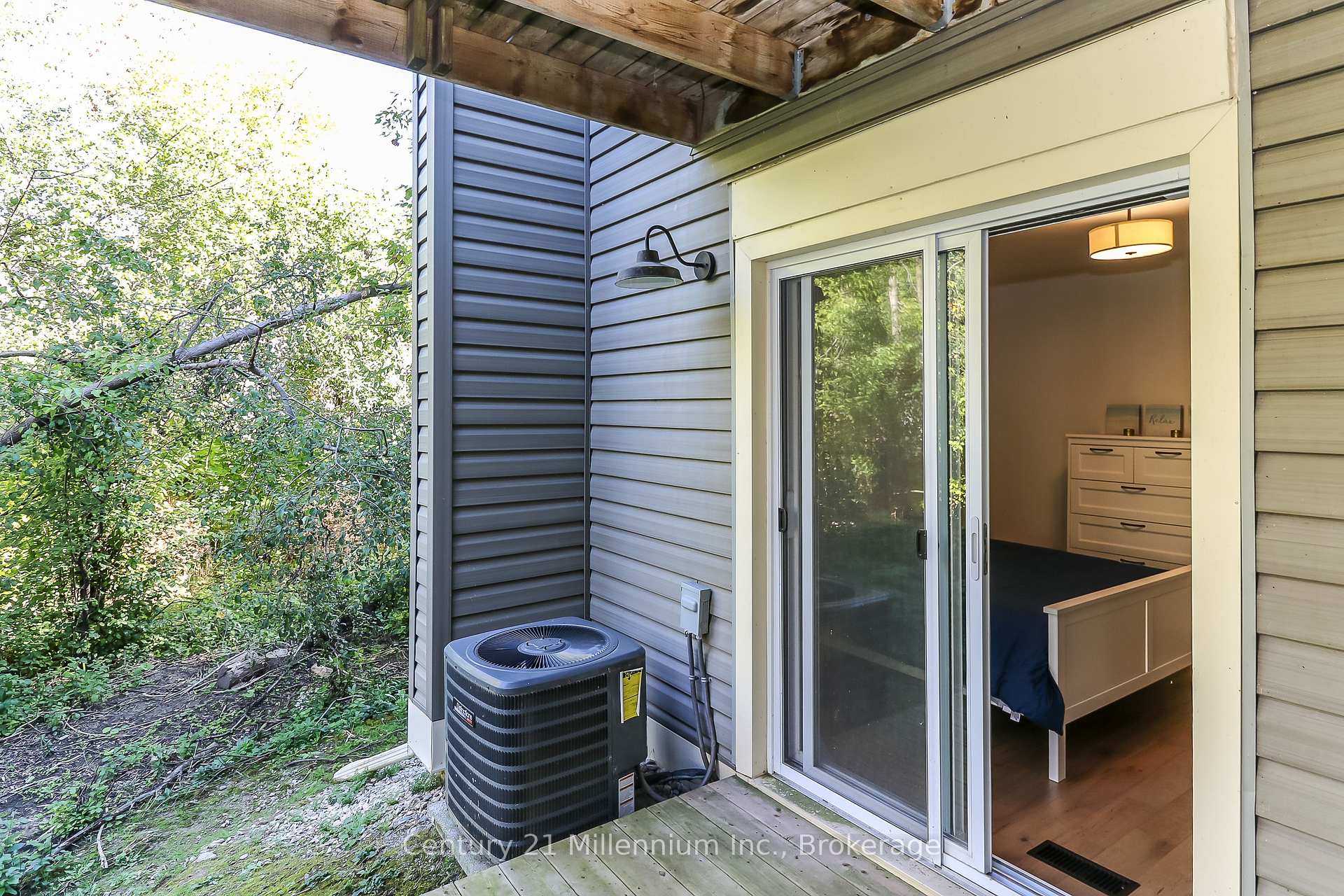 Photo 31 of 194 Escarpment Crescent, Collingwood — HOMEH