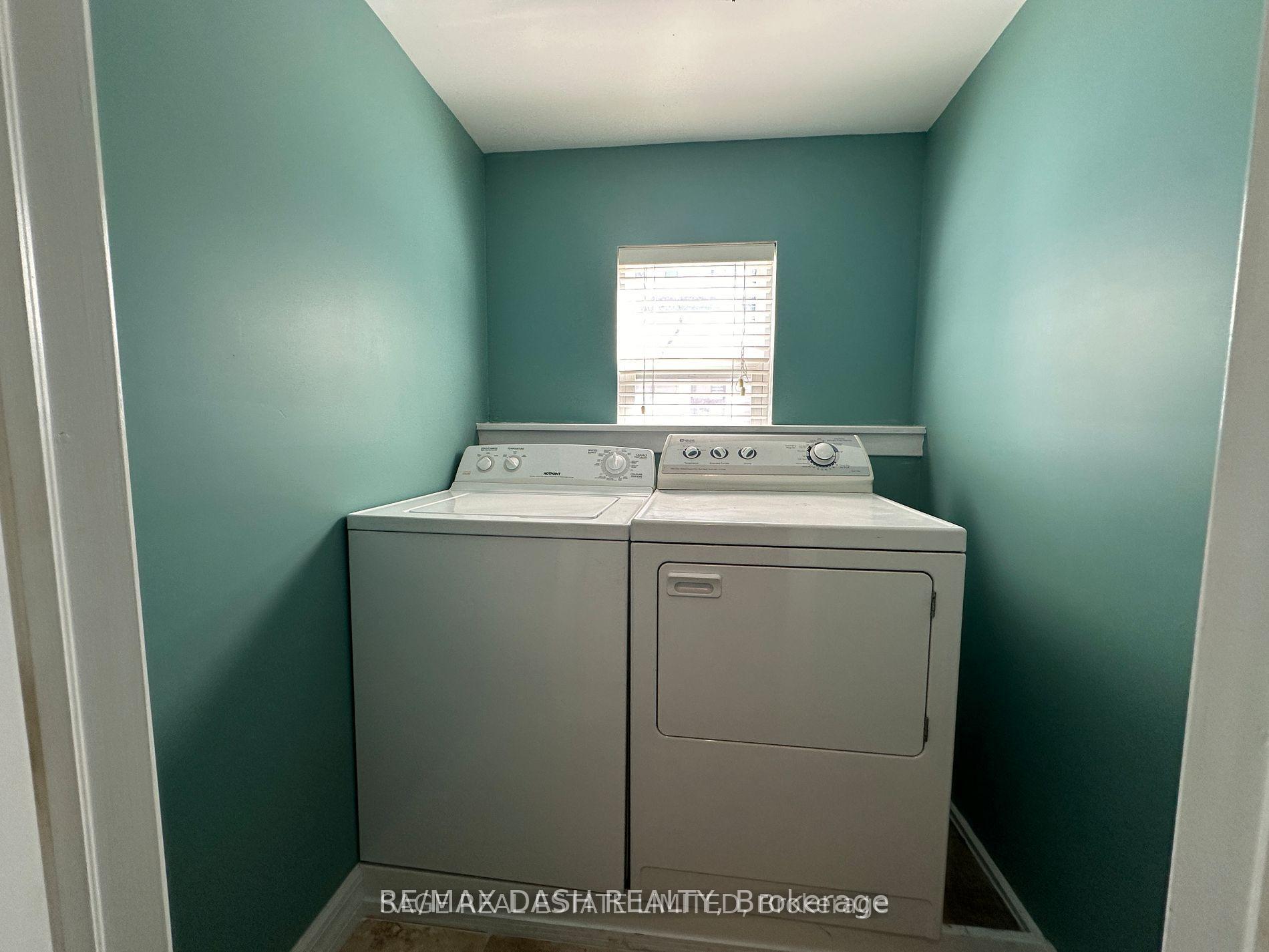 Photo 8 of Unit Upper, 1531 Queen Street E, Toronto, Greenwood-Coxwell — HOMEH