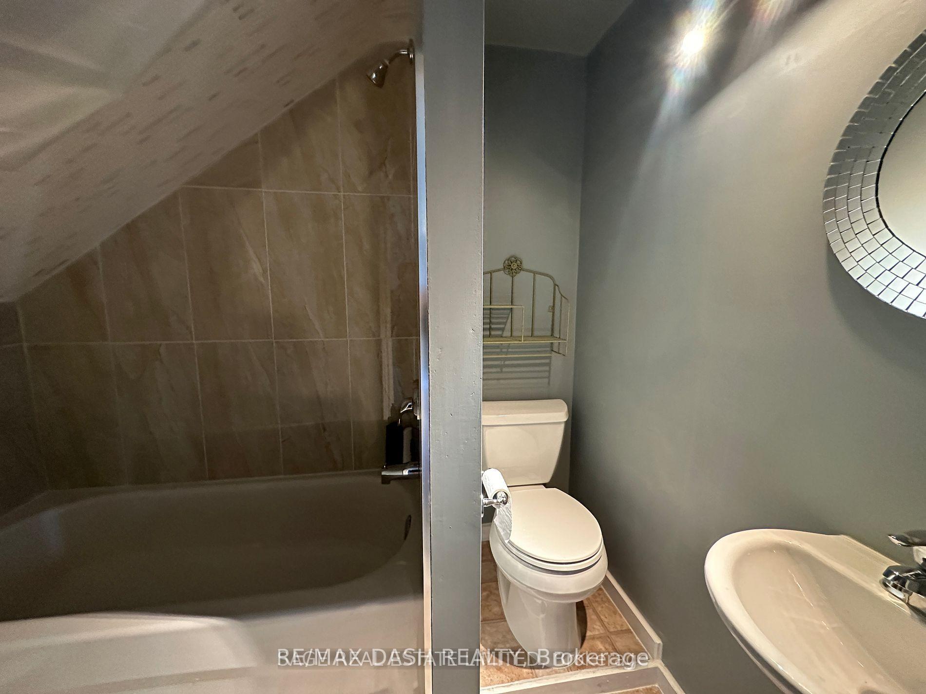 Photo 9 of Unit Upper, 1531 Queen Street E, Toronto, Greenwood-Coxwell — HOMEH