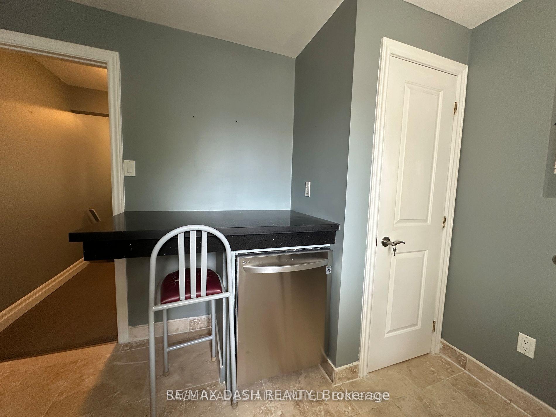 Photo 13 of Unit Upper, 1531 Queen Street E, Toronto, Greenwood-Coxwell — HOMEH
