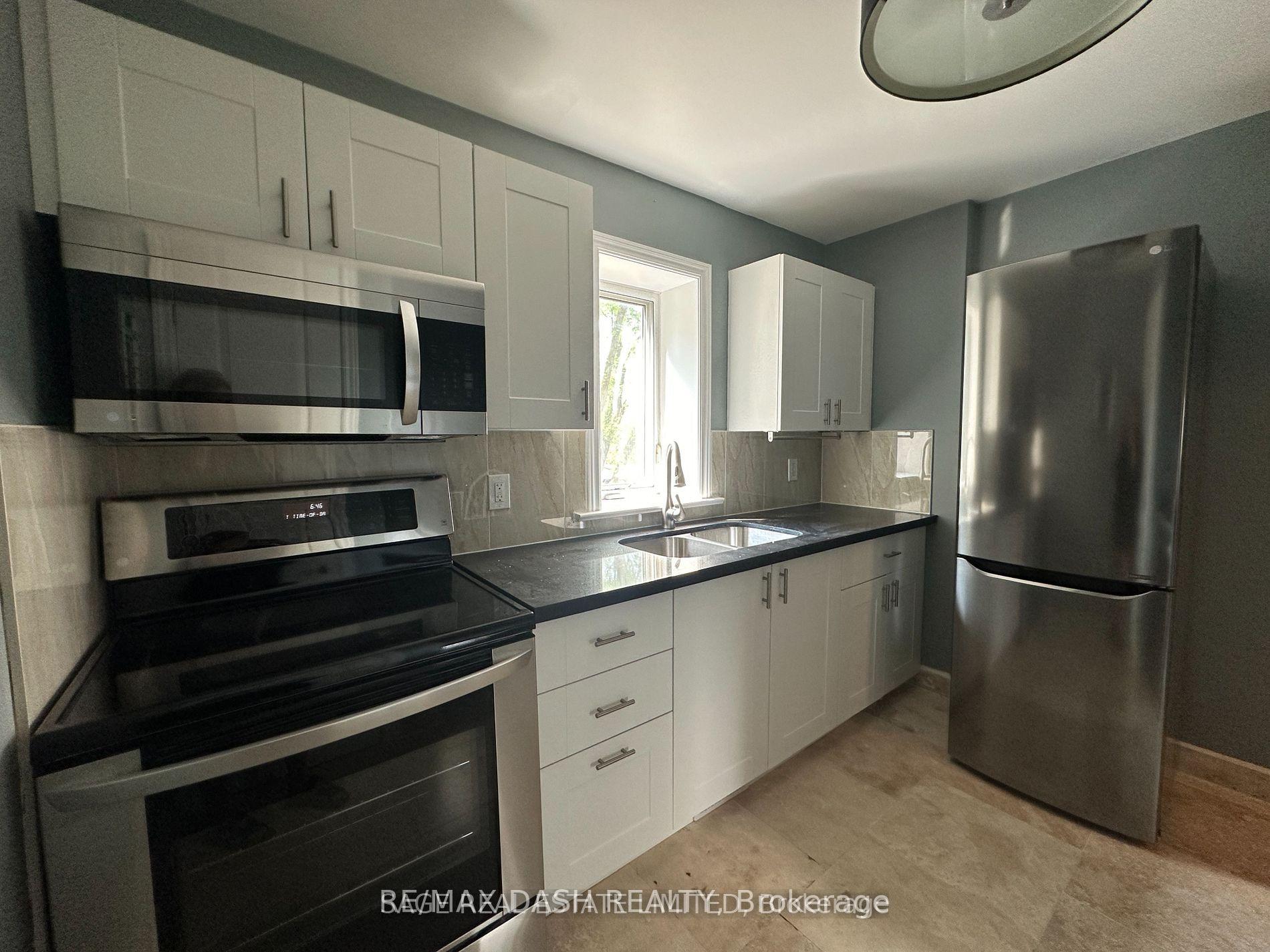 Photo 14 of Unit Upper, 1531 Queen Street E, Toronto, Greenwood-Coxwell — HOMEH