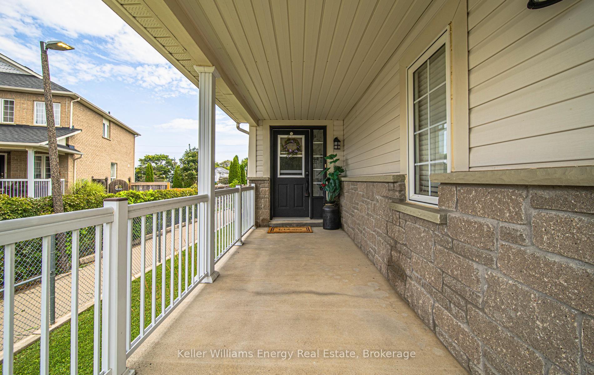 Photo 3 of 81 Eldad Drive, Clarington, Bowmanville — HOMEH