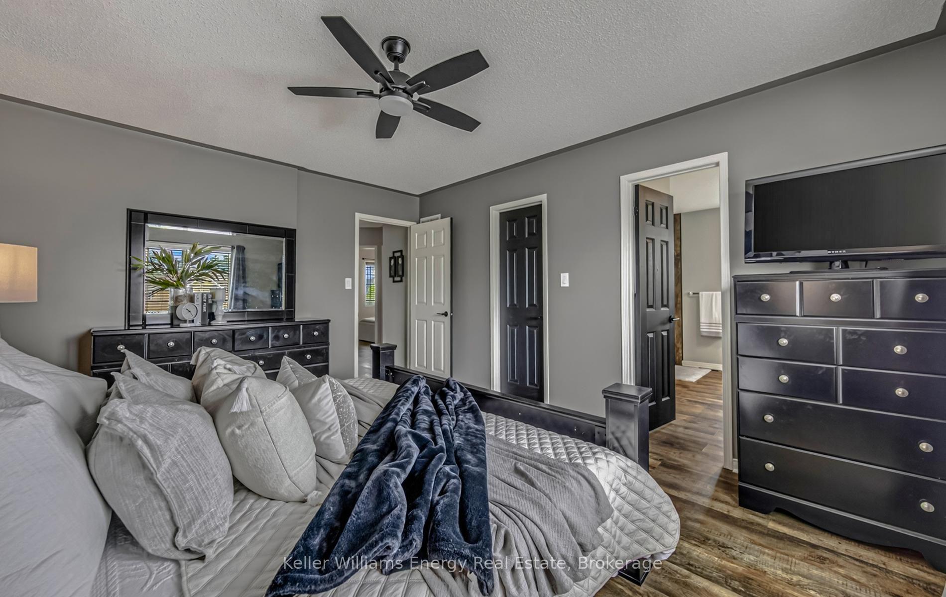 Photo 43 of 81 Eldad Drive, Clarington, Bowmanville — HOMEH