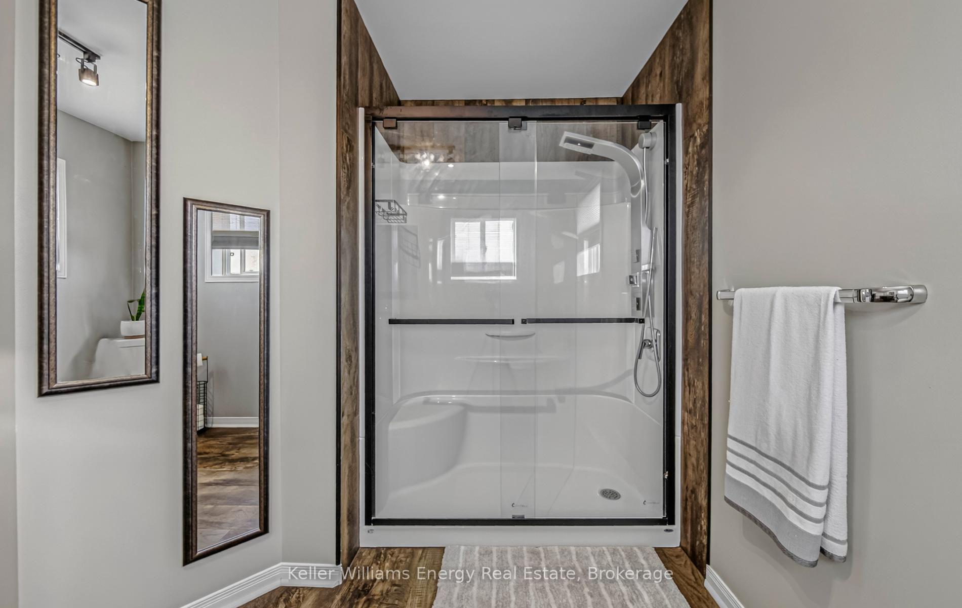 Photo 46 of 81 Eldad Drive, Clarington, Bowmanville — HOMEH