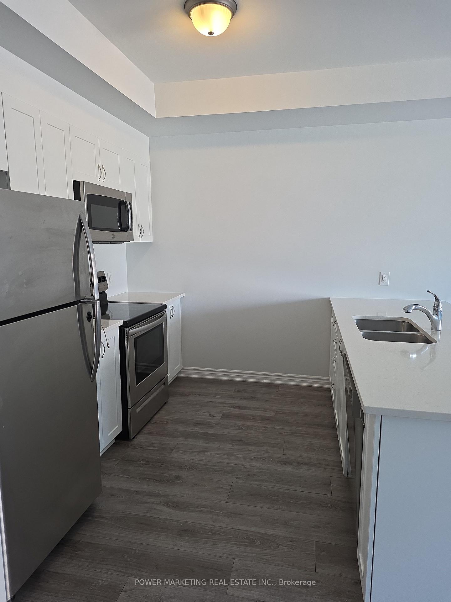 Photo 13 of 641 Makwa Private, Ottawa, CFB Rockcliffe and Area — HOMEH
