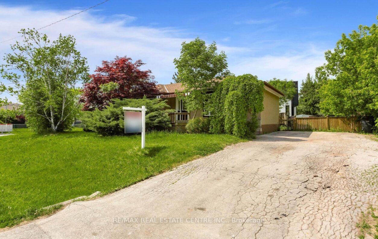 Photo 2 of 474 Seaton Drive, Oakville, West — HOMEH