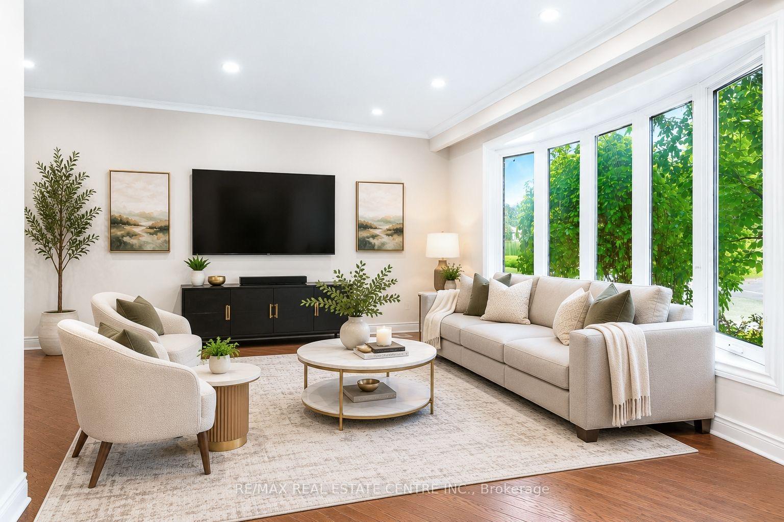 Photo 9 of 474 Seaton Drive, Oakville, West — HOMEH