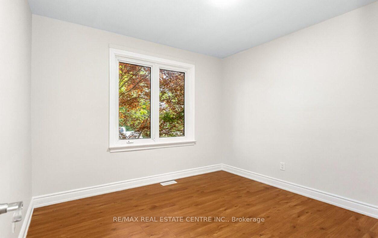 Photo 26 of 474 Seaton Drive, Oakville, West — HOMEH