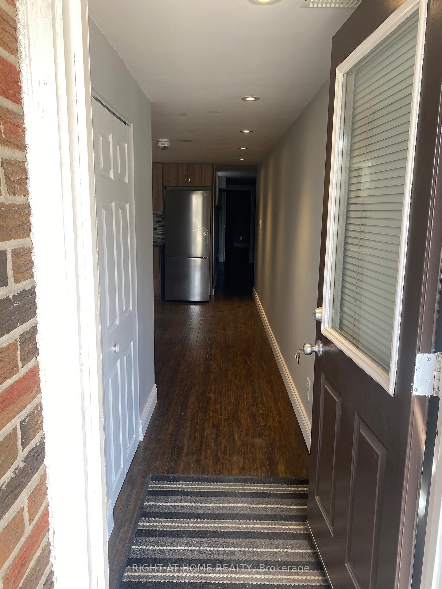 Photo 3 of 3083 Rymal Road, Mississauga, Applewood — HOMEH