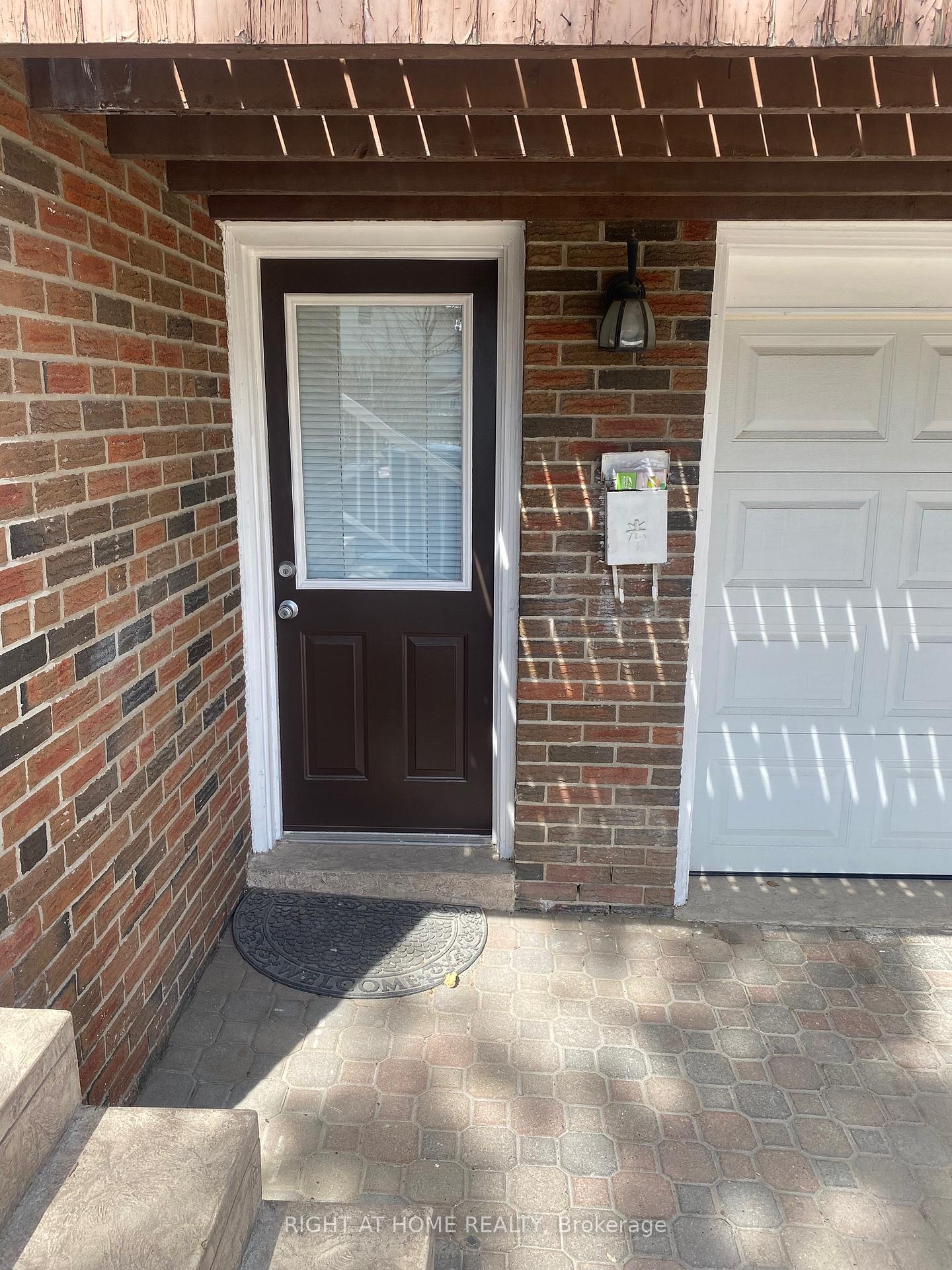 Photo 4 of 3083 Rymal Road, Mississauga, Applewood — HOMEH
