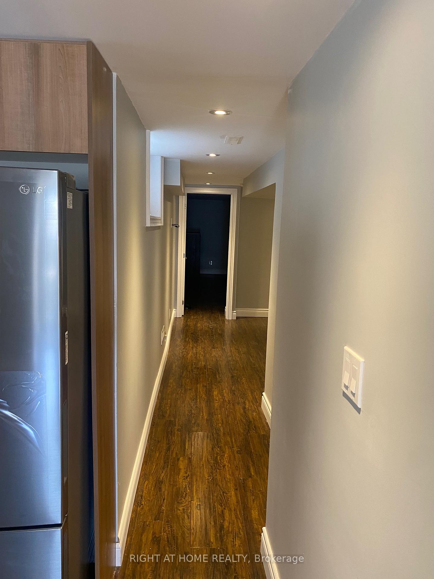 Photo 6 of 3083 Rymal Road, Mississauga, Applewood — HOMEH