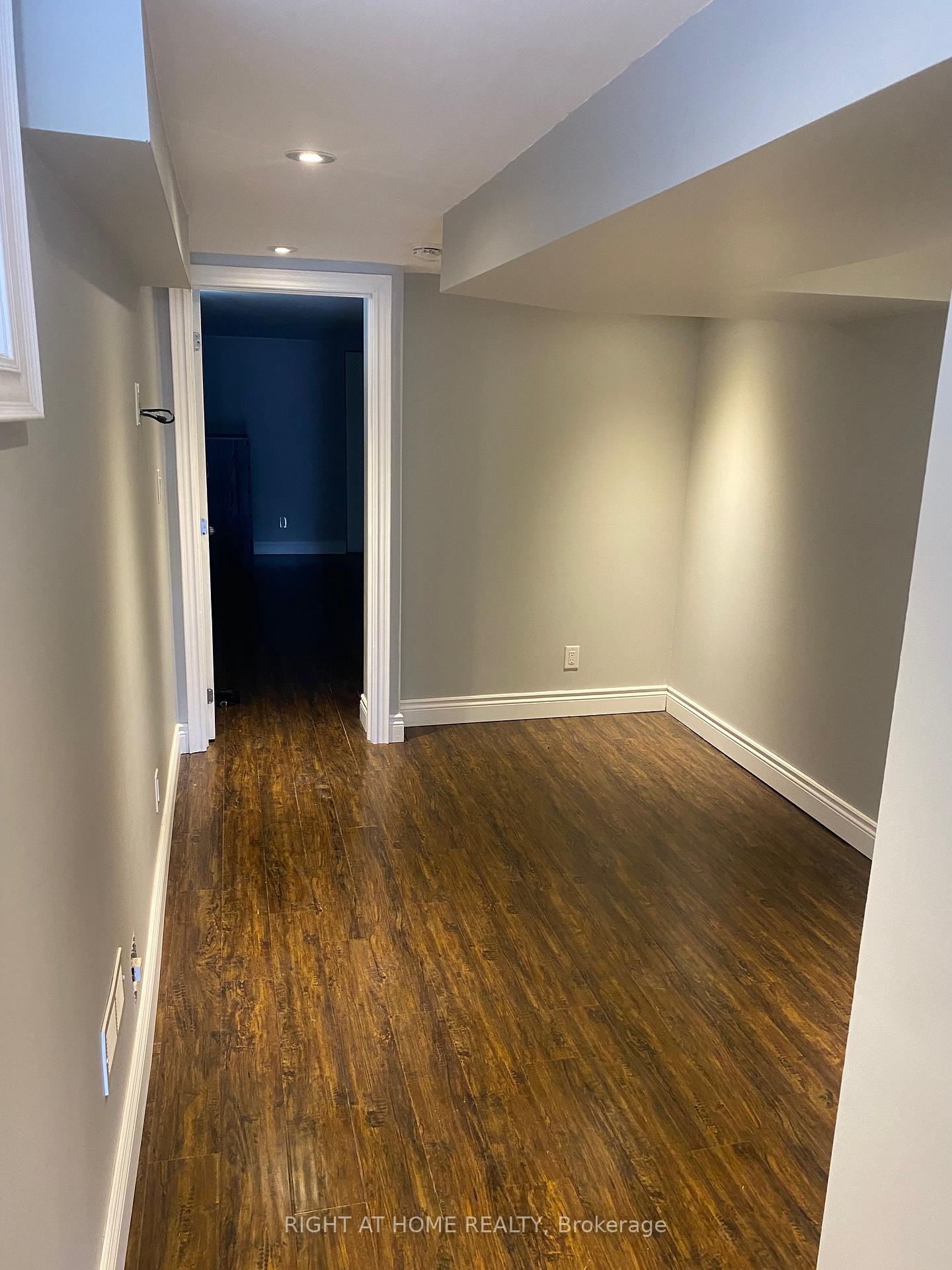 Photo 8 of 3083 Rymal Road, Mississauga, Applewood — HOMEH