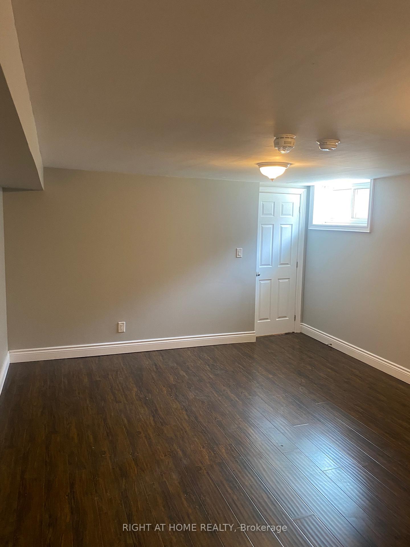 Photo 9 of 3083 Rymal Road, Mississauga, Applewood — HOMEH