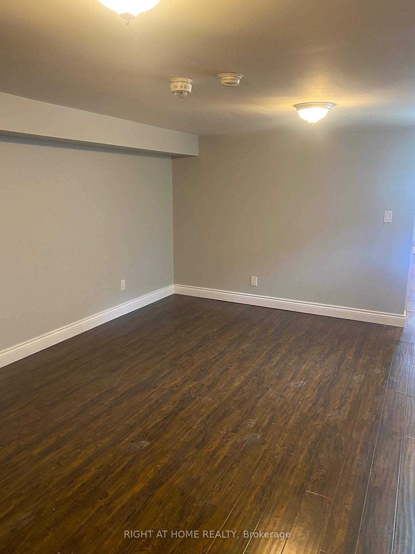 Photo 11 of 3083 Rymal Road, Mississauga, Applewood — HOMEH