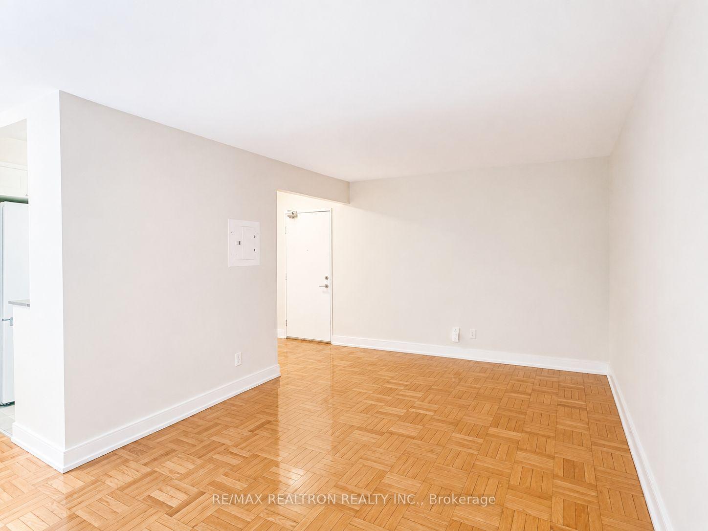 Photo 4 of Unit 109, 1545 Bathurst Street, Toronto, Humewood-Cedarvale — HOMEH