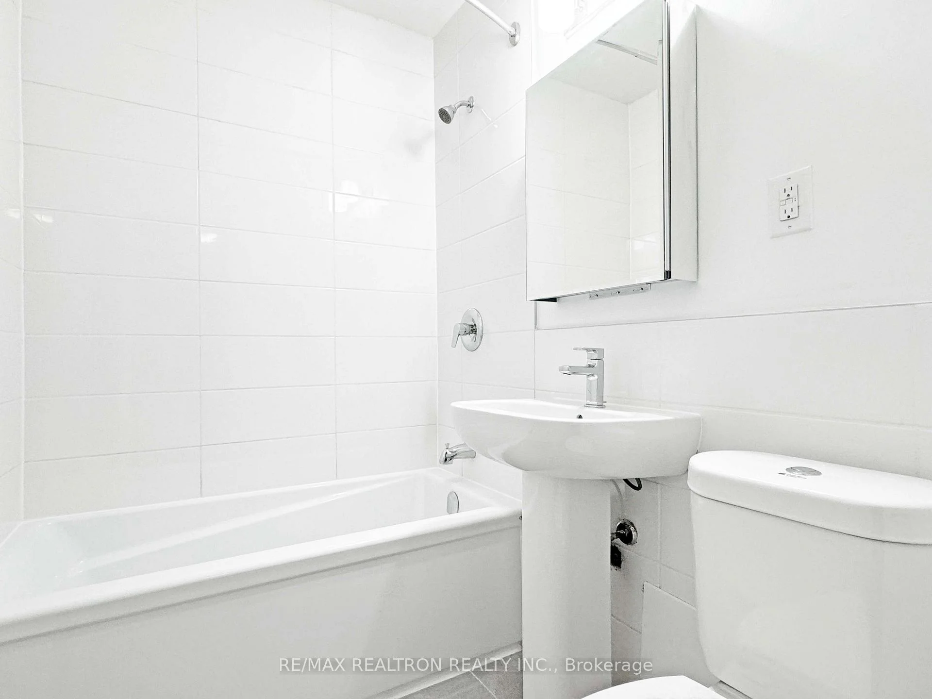 Photo 3 of Unit 109, 1545 Bathurst Street, Toronto, Humewood-Cedarvale — HOMEH