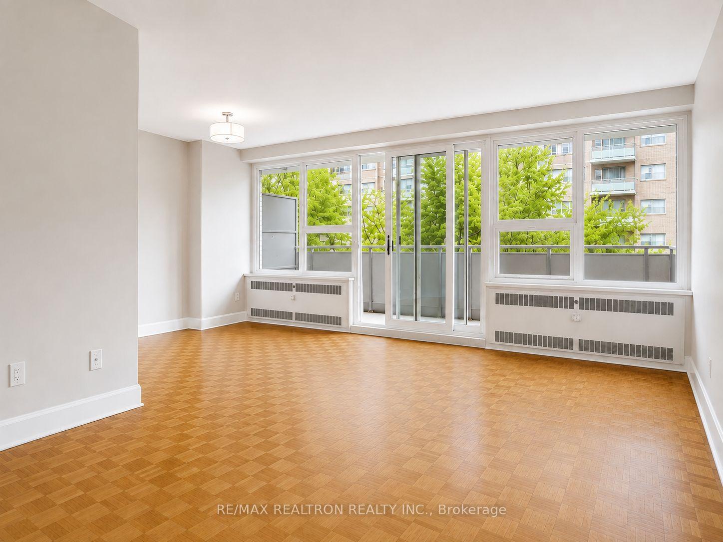 Photo 4 of Unit 503, 10 Shallmar Boulevard, Toronto, Forest Hill North — HOMEH